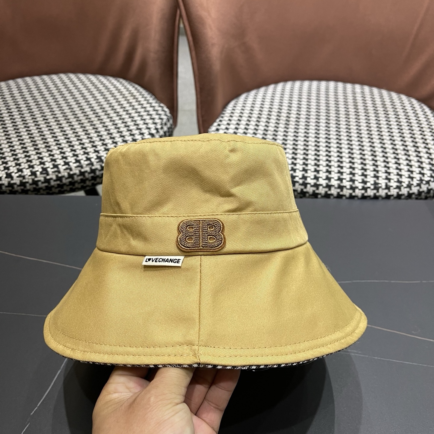 BALENCIAGA巴黎世家 渔夫帽子春季新款简约水桶帽百搭日系时尚盆帽遮阳潮