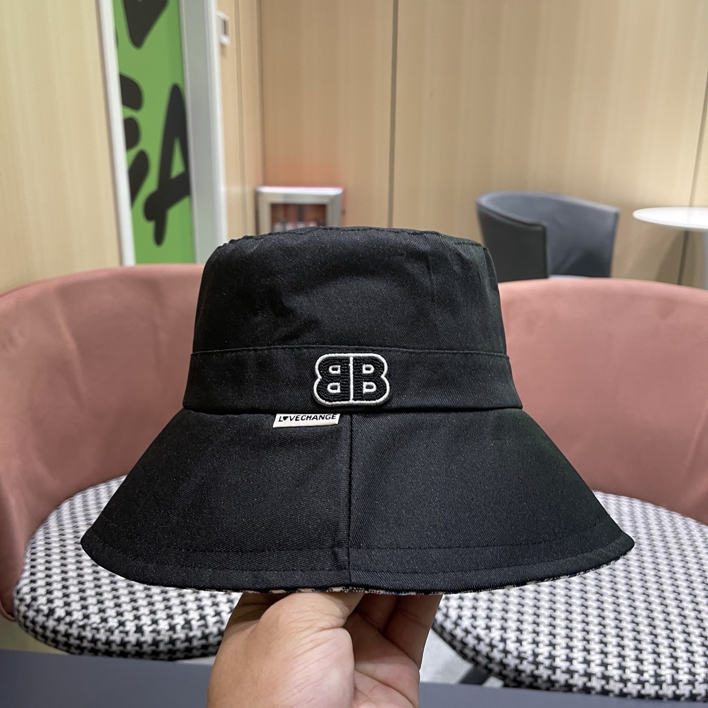 BALENCIAGA巴黎世家 渔夫帽子春季新款简约水桶帽百搭日系时尚盆帽遮阳潮