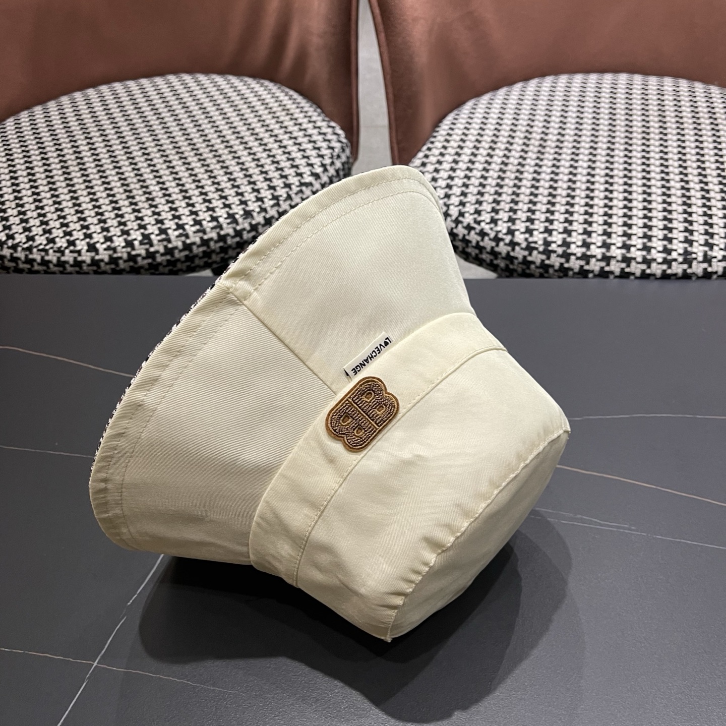 BALENCIAGA巴黎世家 渔夫帽子春季新款简约水桶帽百搭日系时尚盆帽遮阳潮