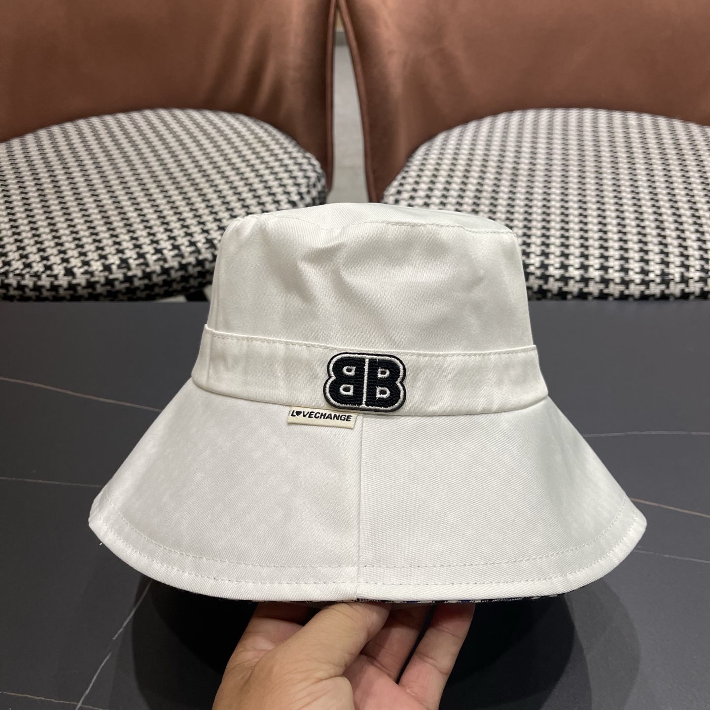 BALENCIAGA巴黎世家 渔夫帽子春季新款简约水桶帽百搭日系时尚盆帽遮阳潮