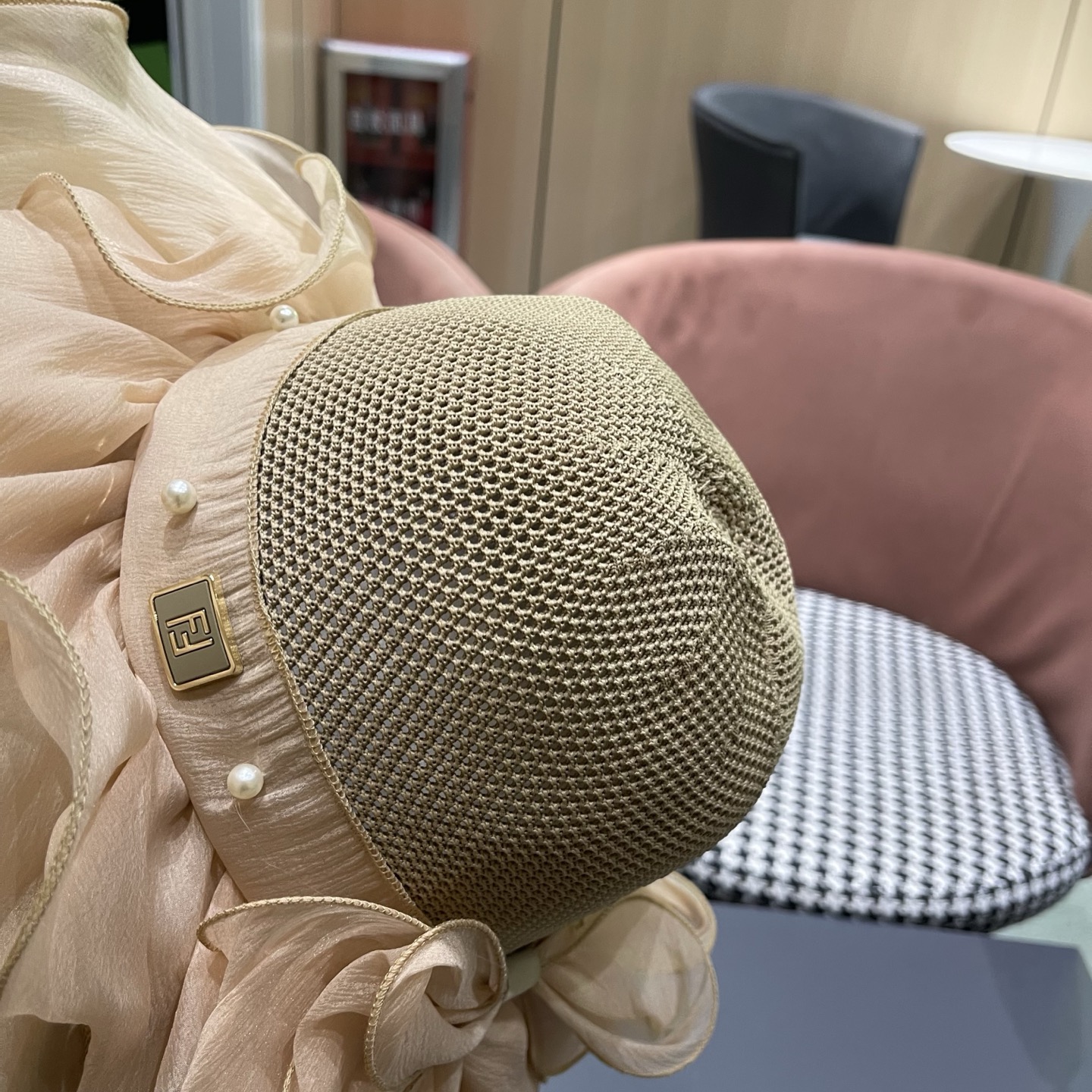 Fendi 芬迪 春夏透气遮阳帽女防晒防紫外线大檐遮脸渔夫帽 户外海边出游防晒帽