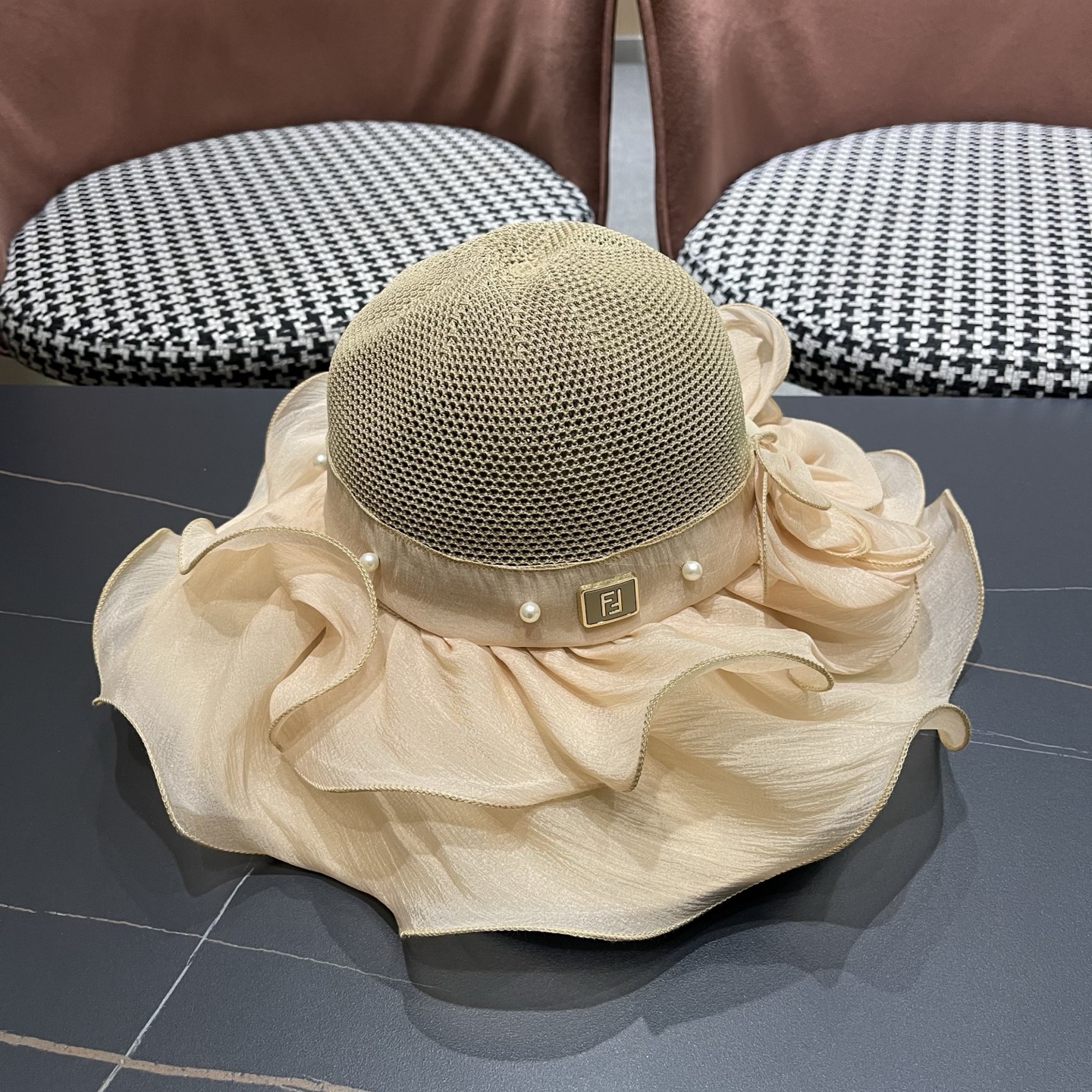 Fendi 芬迪 春夏透气遮阳帽女防晒防紫外线大檐遮脸渔夫帽 户外海边出游防晒帽