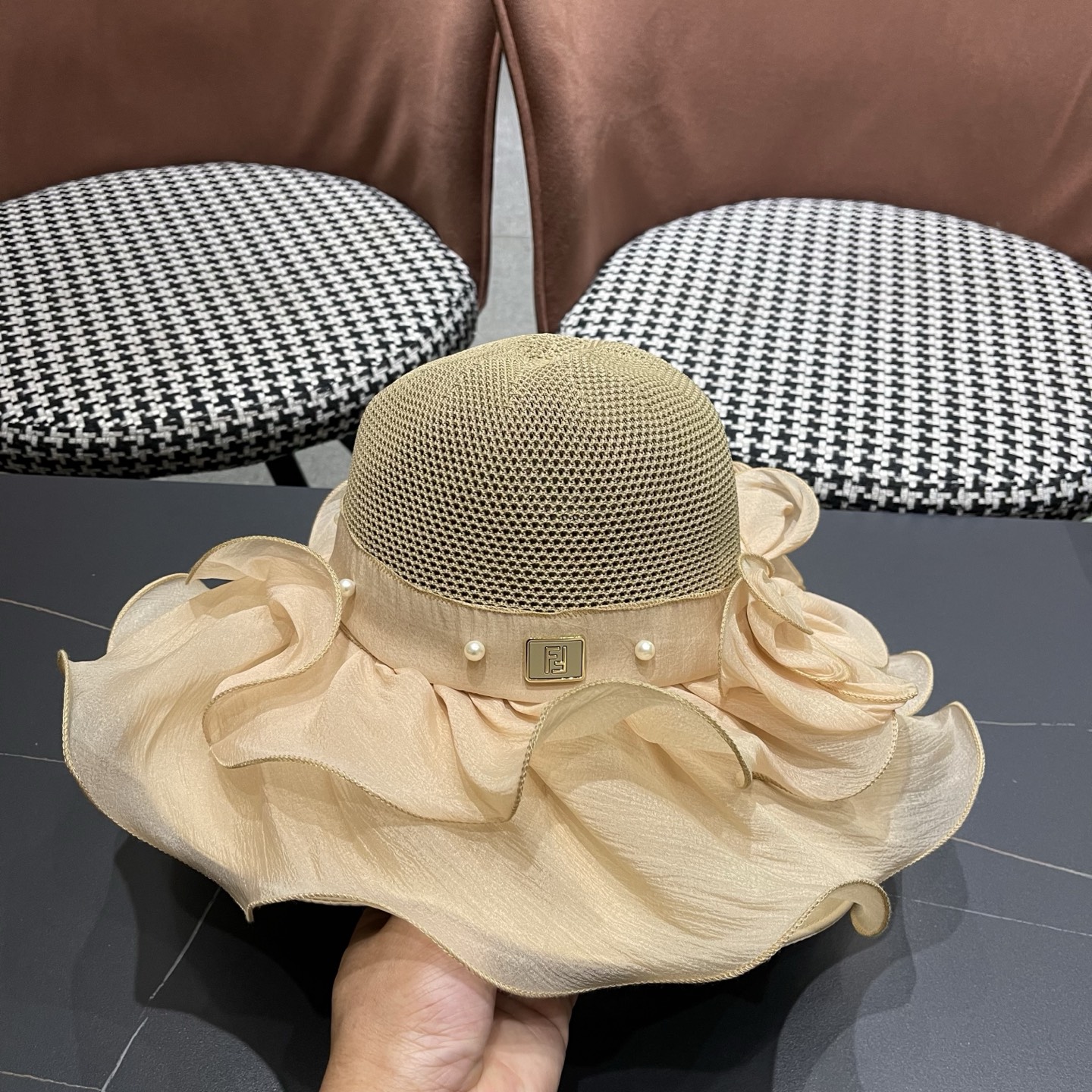 Fendi 芬迪 春夏透气遮阳帽女防晒防紫外线大檐遮脸渔夫帽 户外海边出游防晒帽