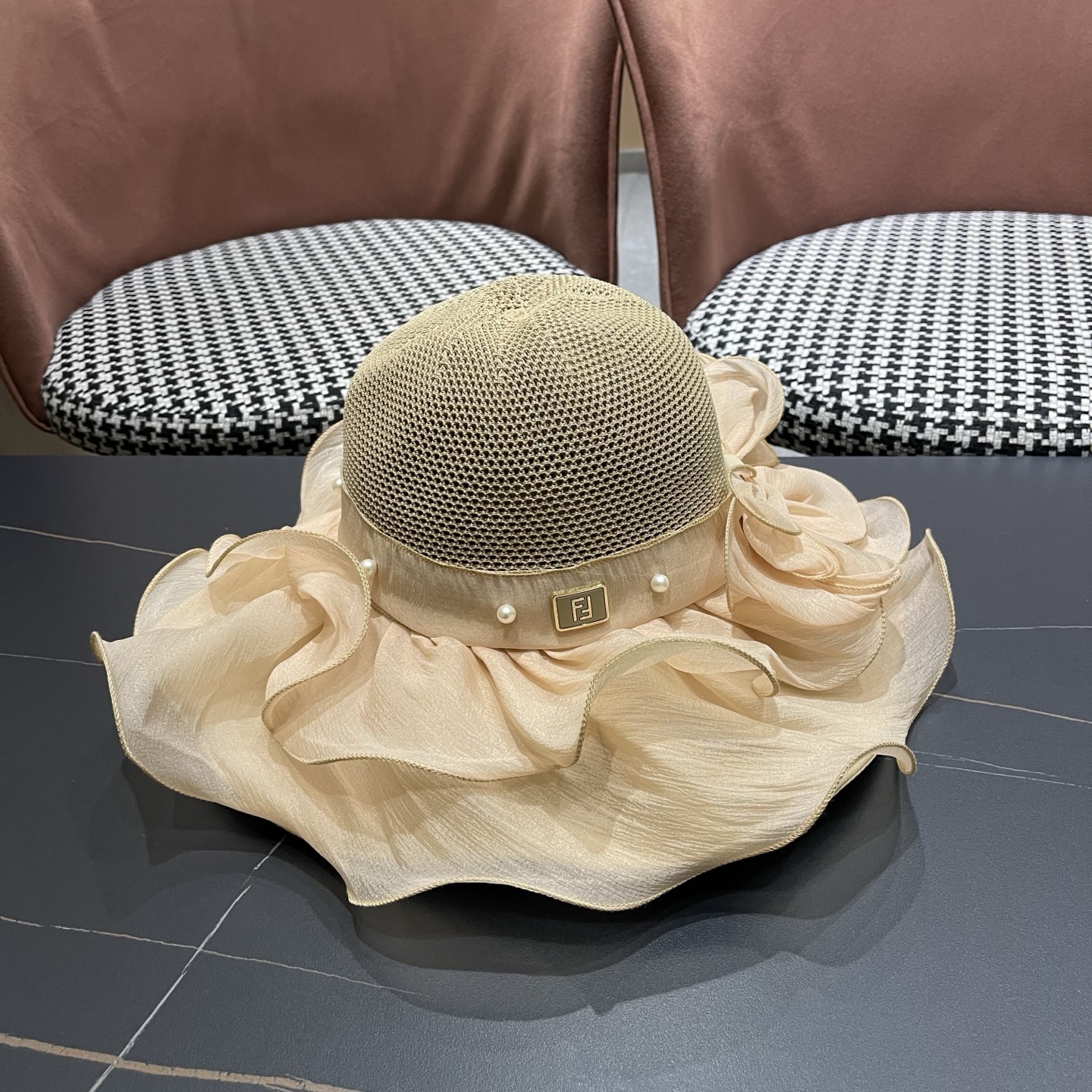Fendi 芬迪 春夏透气遮阳帽女防晒防紫外线大檐遮脸渔夫帽 户外海边出游防晒帽