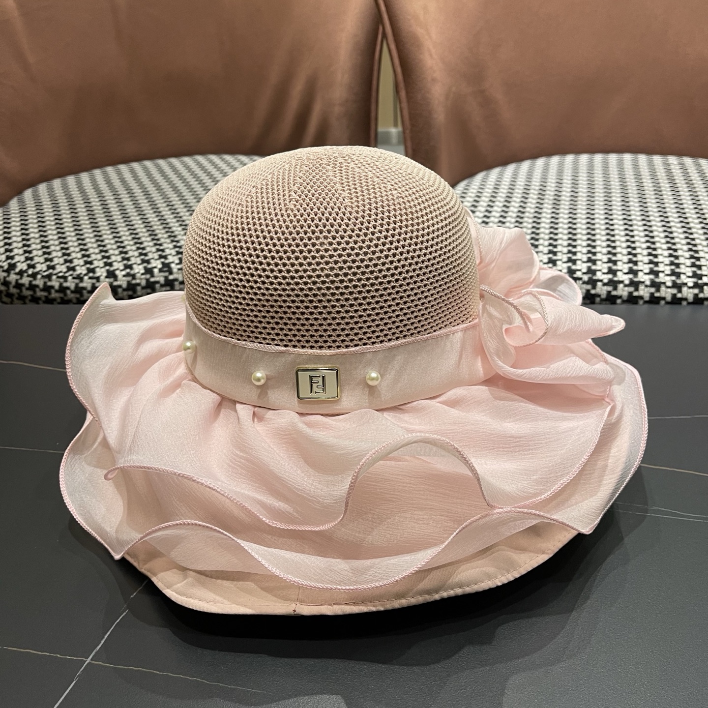 Fendi 芬迪 春夏透气遮阳帽女防晒防紫外线大檐遮脸渔夫帽 户外海边出游防晒帽