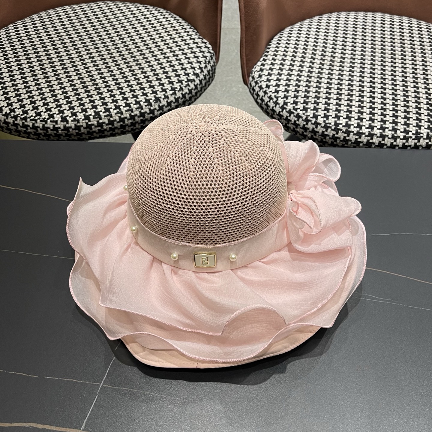 Fendi 芬迪 春夏透气遮阳帽女防晒防紫外线大檐遮脸渔夫帽 户外海边出游防晒帽