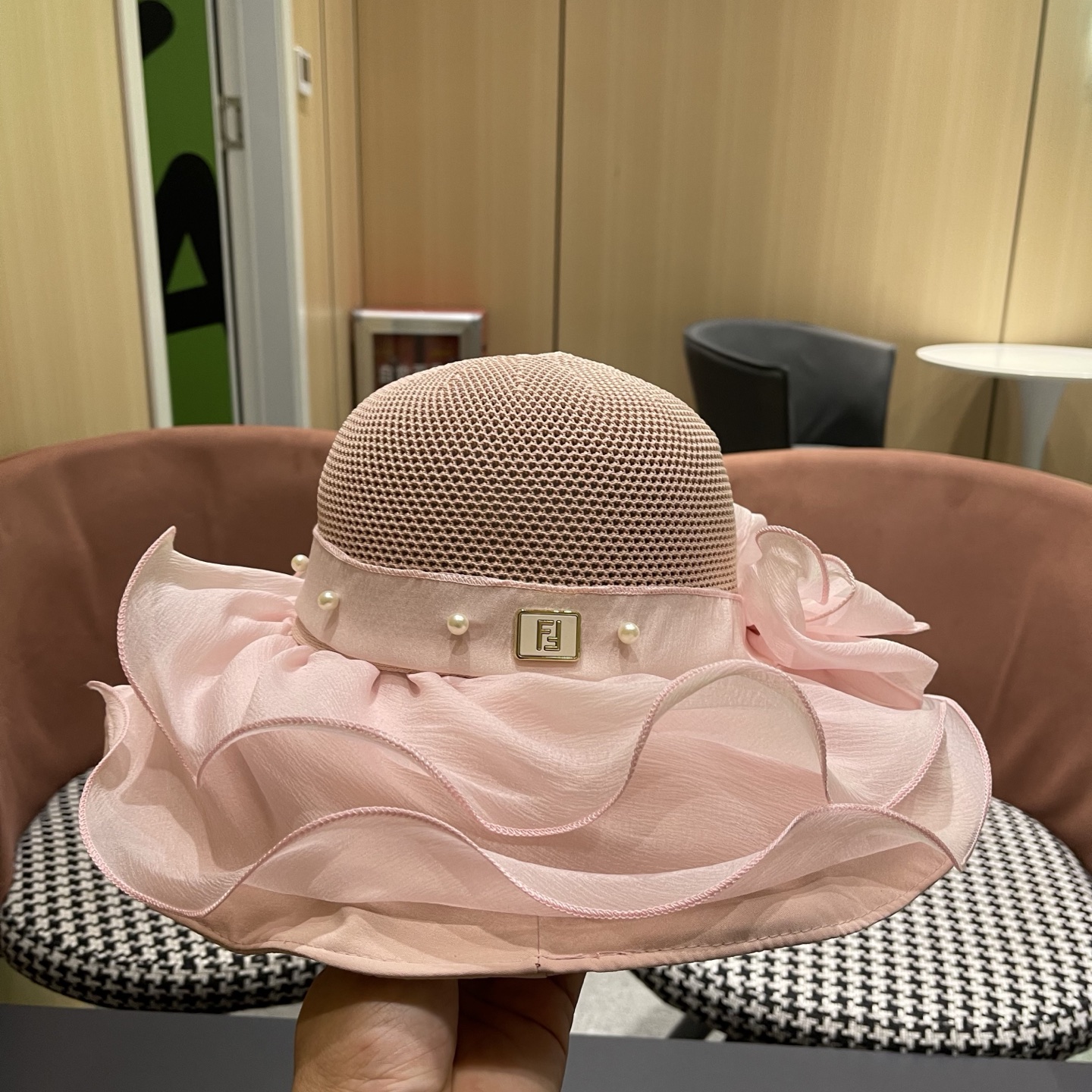 Fendi 芬迪 春夏透气遮阳帽女防晒防紫外线大檐遮脸渔夫帽 户外海边出游防晒帽