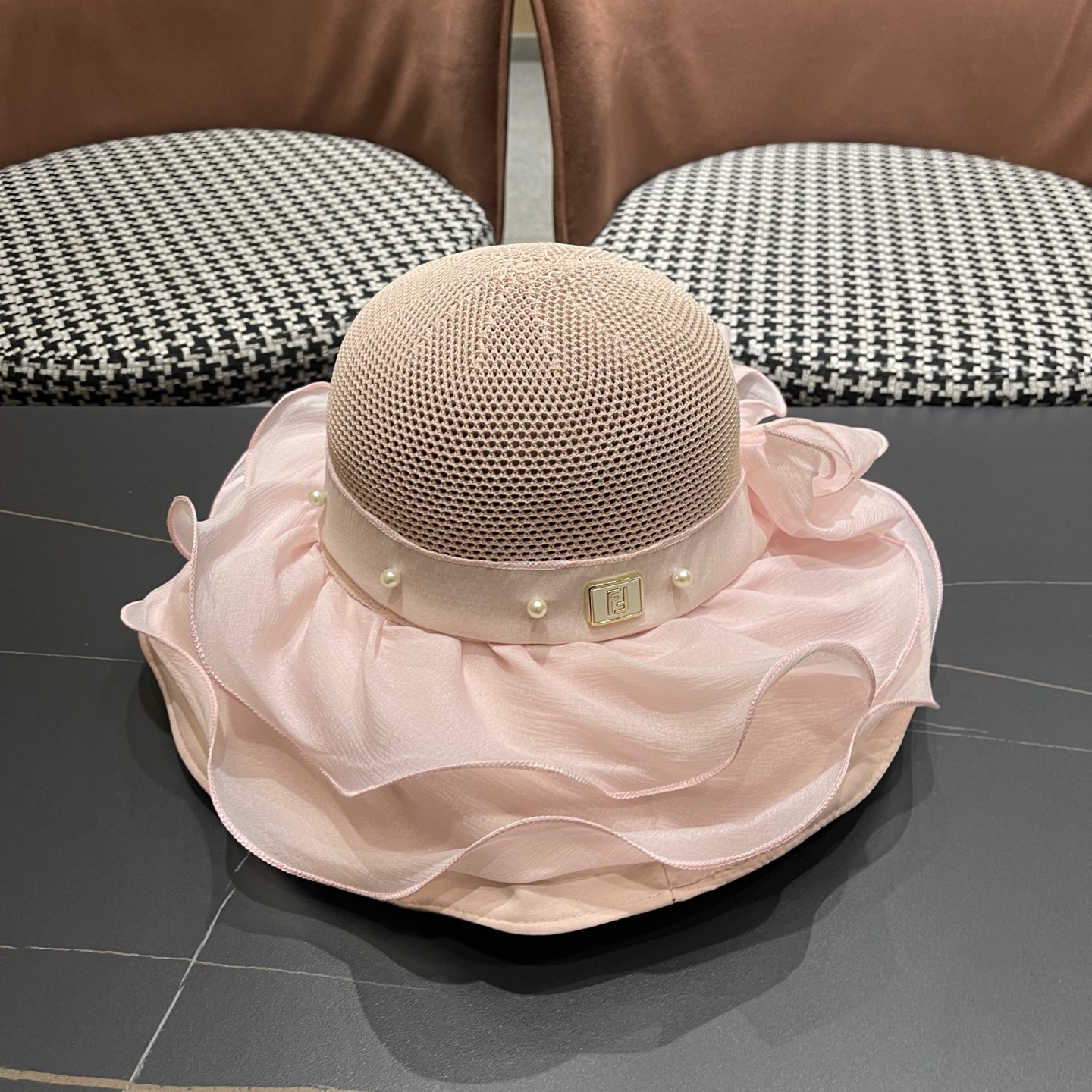 Fendi 芬迪 春夏透气遮阳帽女防晒防紫外线大檐遮脸渔夫帽 户外海边出游防晒帽