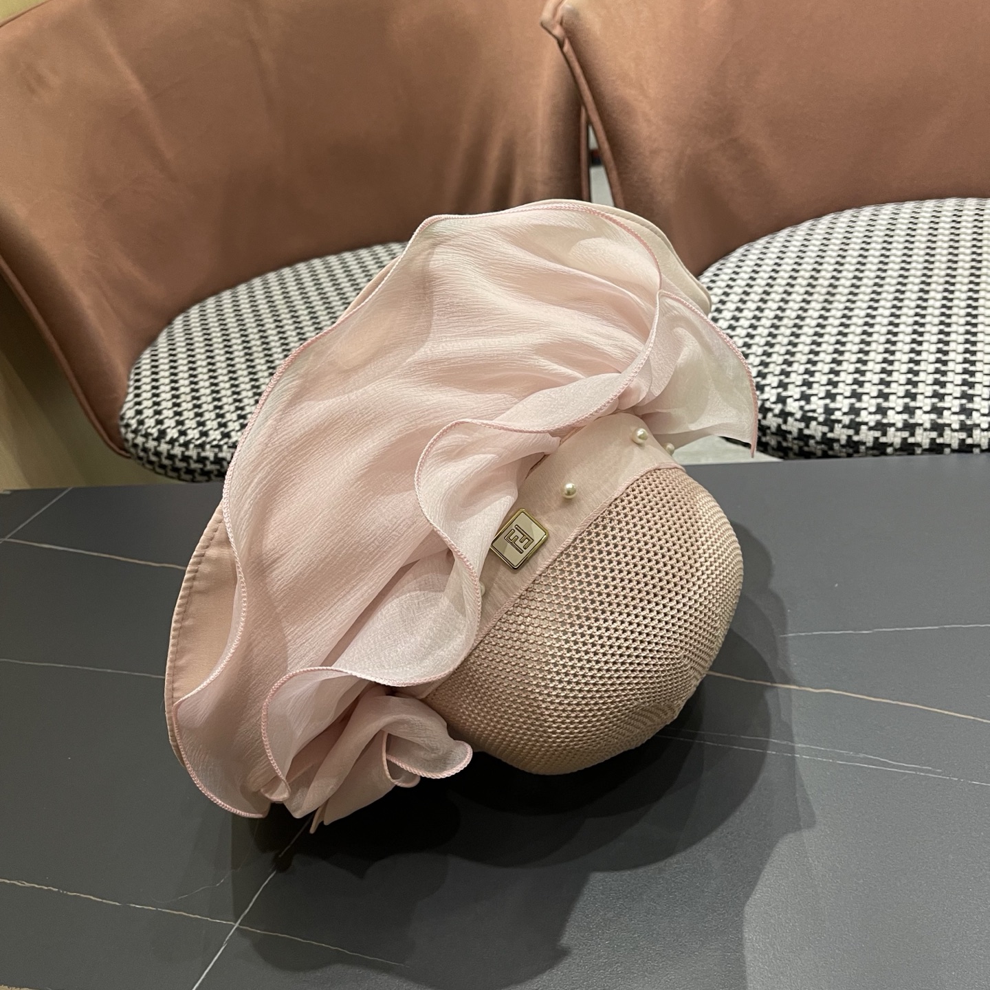 Fendi 芬迪 春夏透气遮阳帽女防晒防紫外线大檐遮脸渔夫帽 户外海边出游防晒帽