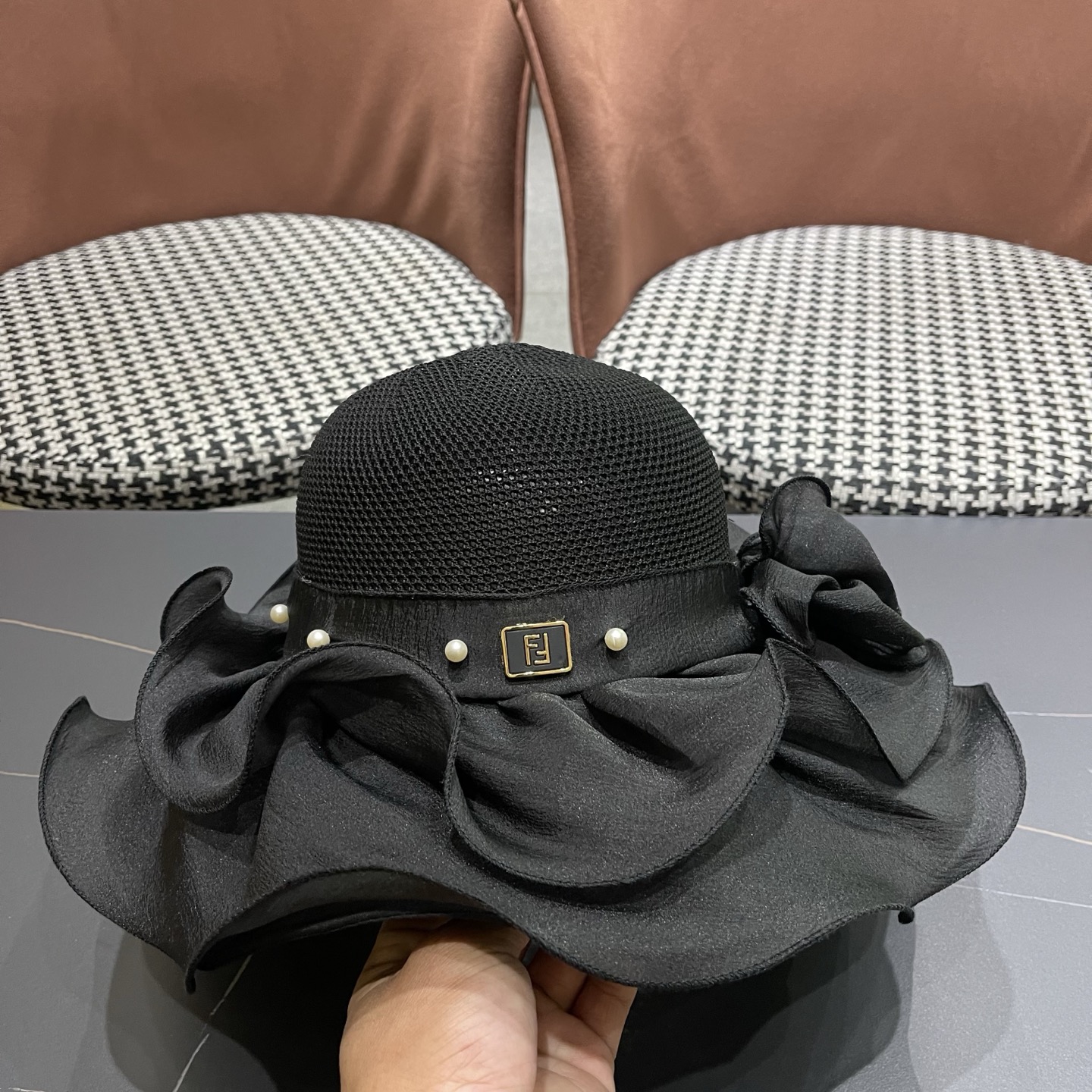Fendi 芬迪 春夏透气遮阳帽女防晒防紫外线大檐遮脸渔夫帽 户外海边出游防晒帽
