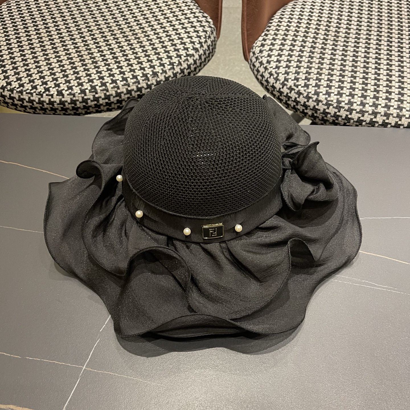 Fendi 芬迪 春夏透气遮阳帽女防晒防紫外线大檐遮脸渔夫帽 户外海边出游防晒帽