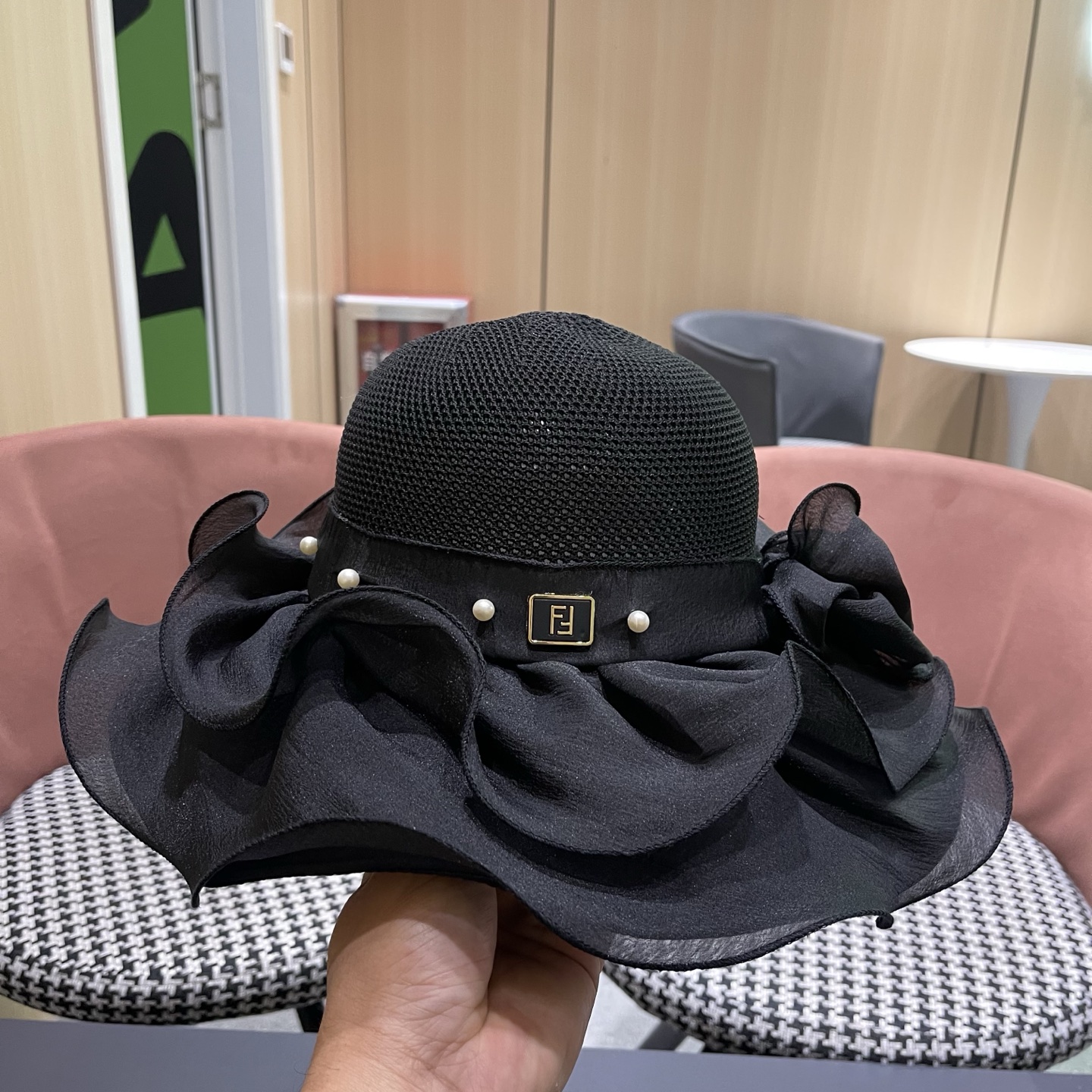 Fendi 芬迪 春夏透气遮阳帽女防晒防紫外线大檐遮脸渔夫帽 户外海边出游防晒帽