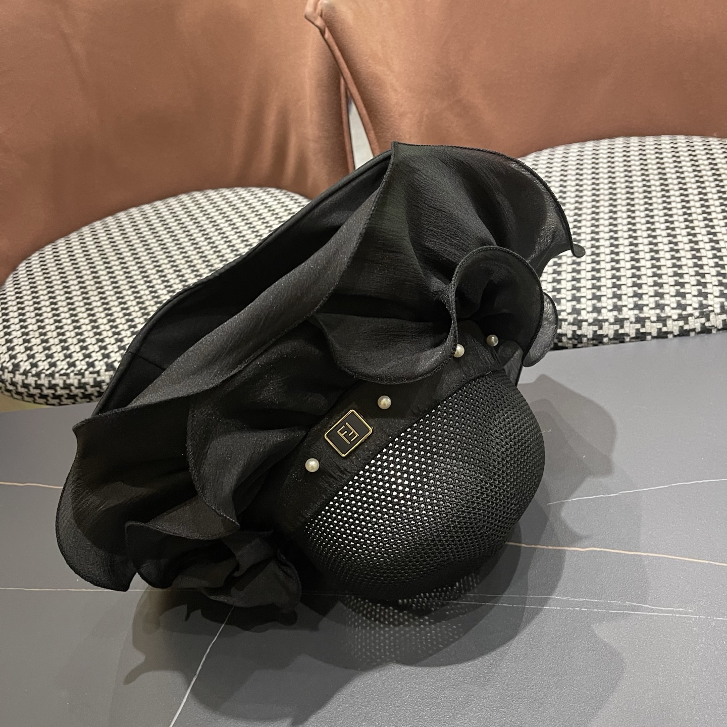 Fendi 芬迪 春夏透气遮阳帽女防晒防紫外线大檐遮脸渔夫帽 户外海边出游防晒帽
