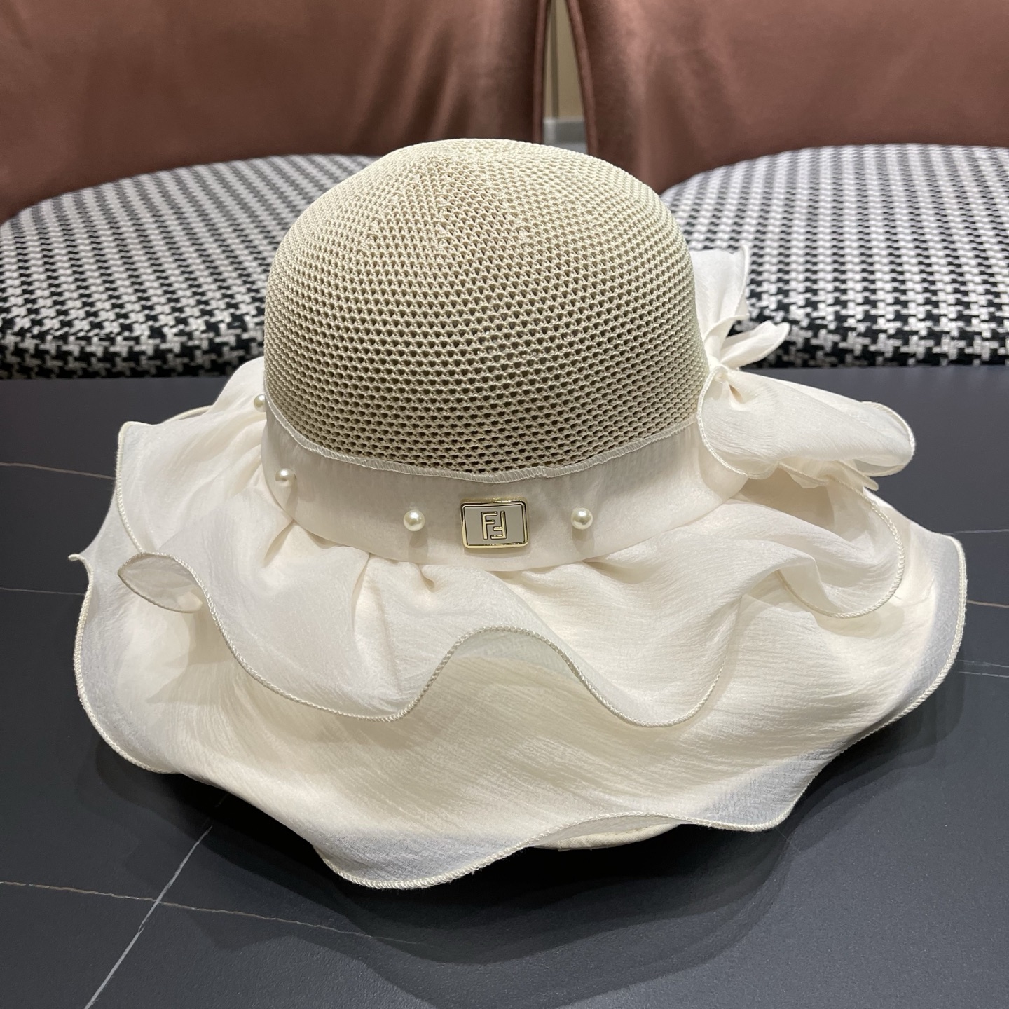 Fendi 芬迪 春夏透气遮阳帽女防晒防紫外线大檐遮脸渔夫帽 户外海边出游防晒帽