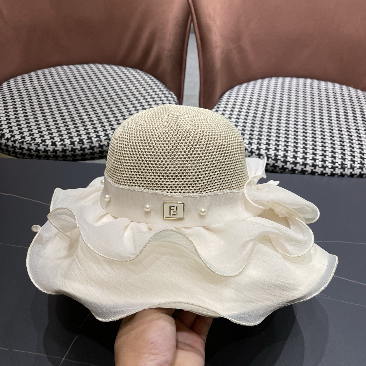 Fendi 芬迪 春夏透气遮阳帽女防晒防紫外线大檐遮脸渔夫帽 户外海边出游防晒帽