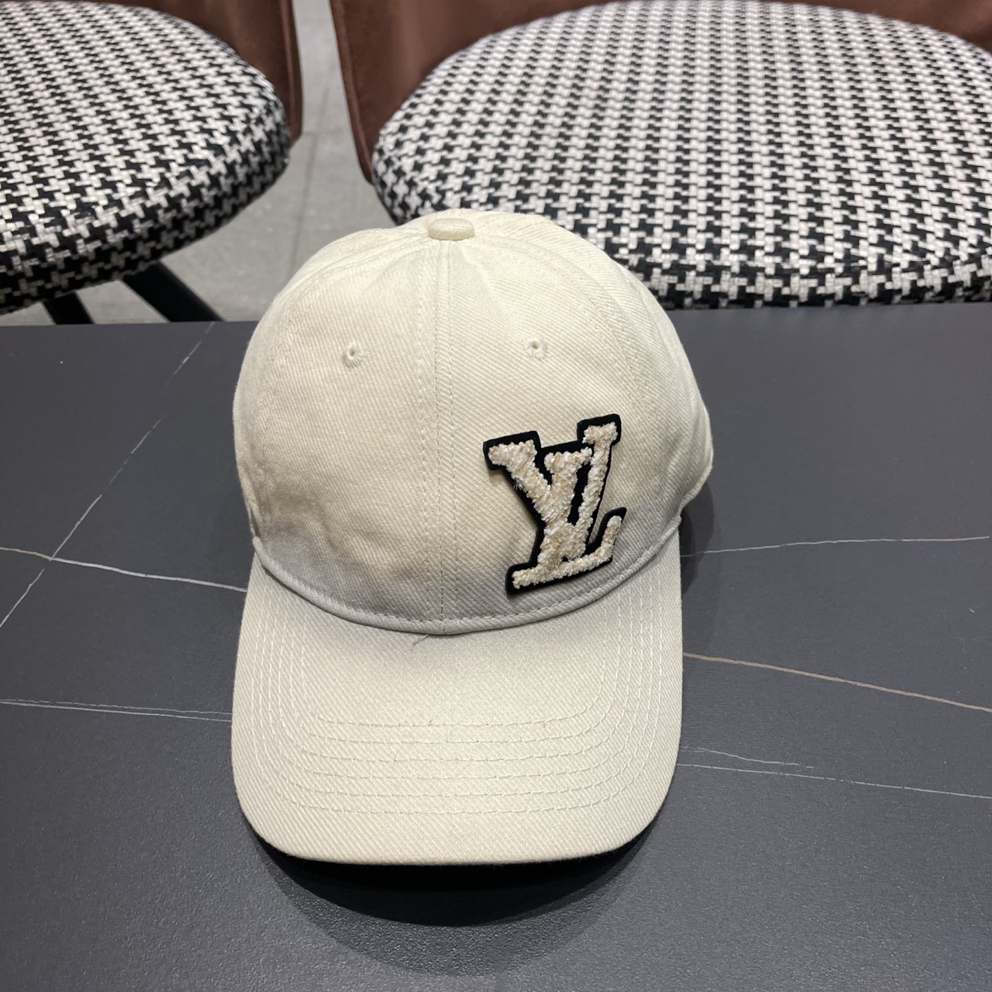 LV(路易威登)洗水棒球帽，专柜1:1开模订制，轻盈透气！质量超赞，基础头围56，可调节。