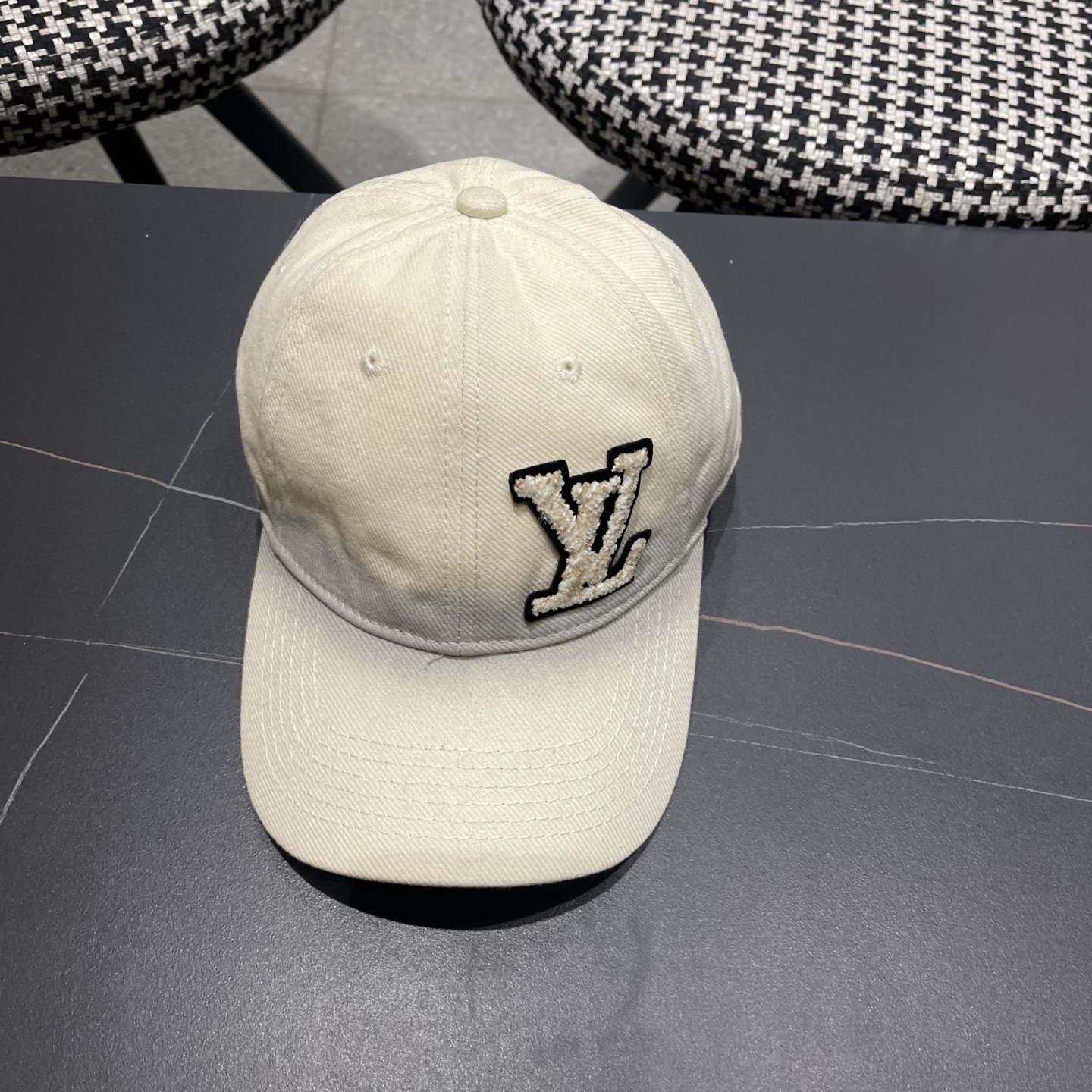 LV(路易威登)洗水棒球帽，专柜1:1开模订制，轻盈透气！质量超赞，基础头围56，可调节。