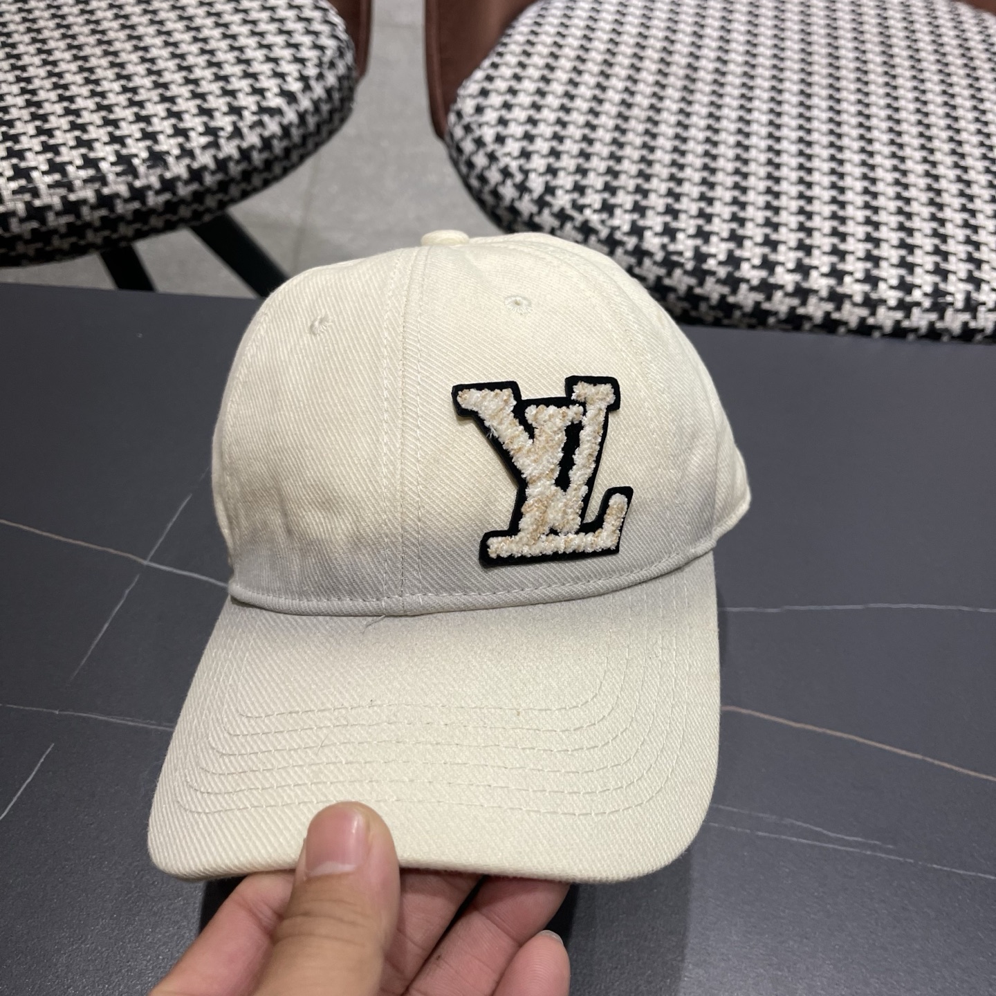 LV(路易威登)洗水棒球帽，专柜1:1开模订制，轻盈透气！质量超赞，基础头围56，可调节。