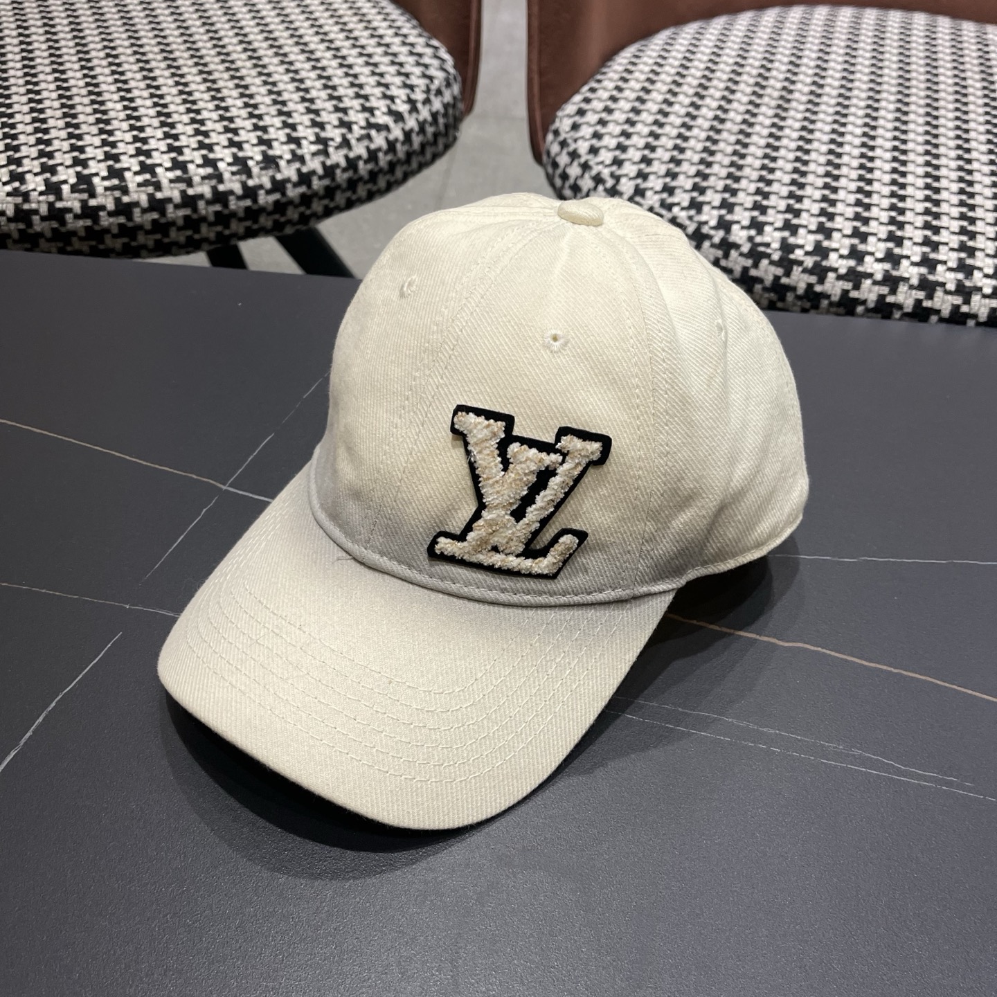 LV(路易威登)洗水棒球帽，专柜1:1开模订制，轻盈透气！质量超赞，基础头围56，可调节。