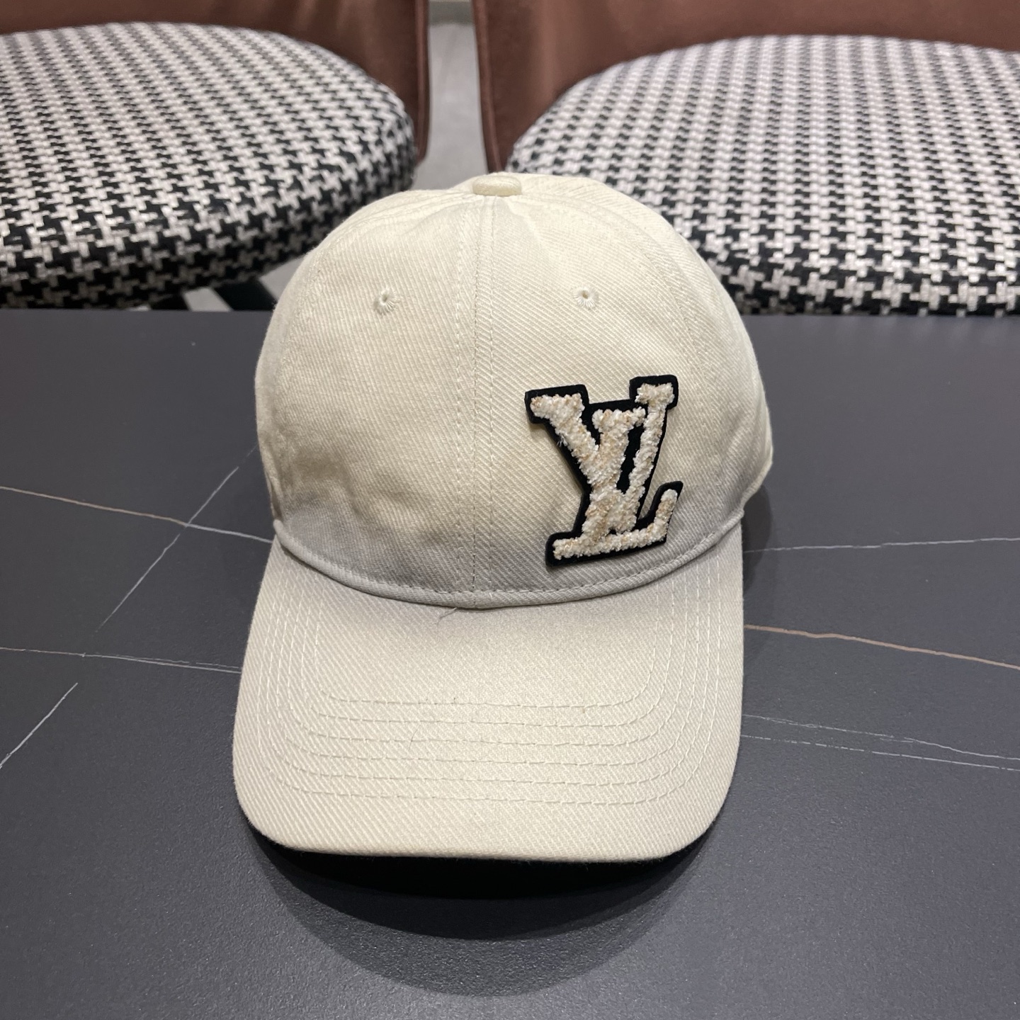 LV(路易威登)洗水棒球帽，专柜1:1开模订制，轻盈透气！质量超赞，基础头围56，可调节。
