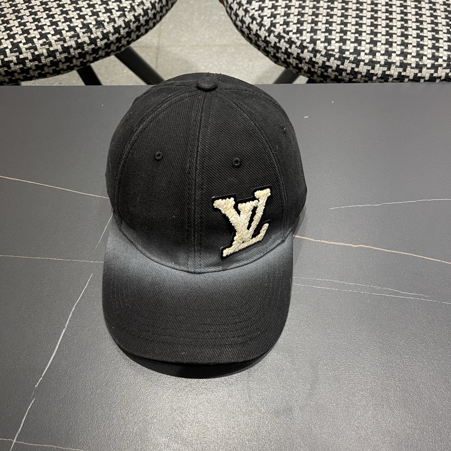 LV(路易威登)洗水棒球帽，专柜1:1开模订制，轻盈透气！质量超赞，基础头围56，可调节。