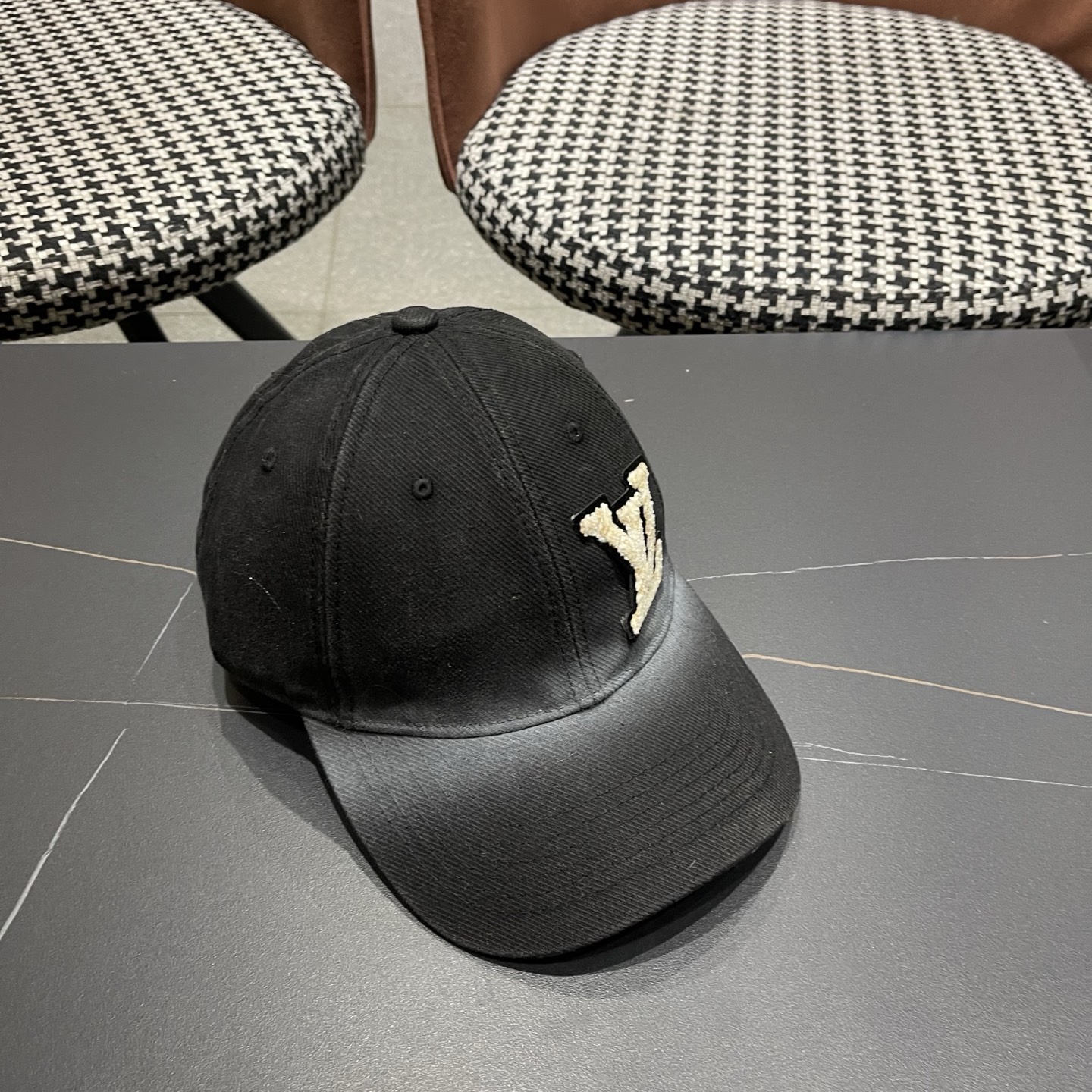 LV(路易威登)洗水棒球帽，专柜1:1开模订制，轻盈透气！质量超赞，基础头围56，可调节。