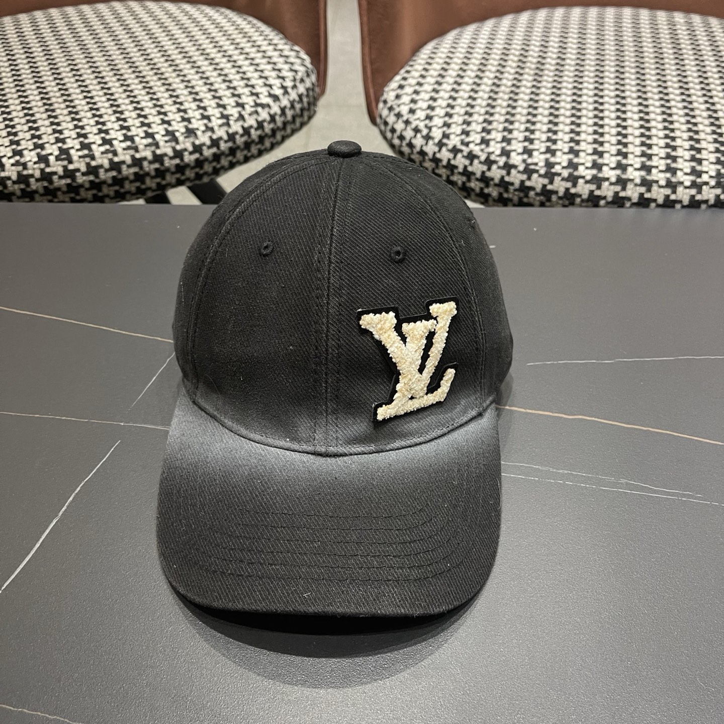 LV(路易威登)洗水棒球帽，专柜1:1开模订制，轻盈透气！质量超赞，基础头围56，可调节。