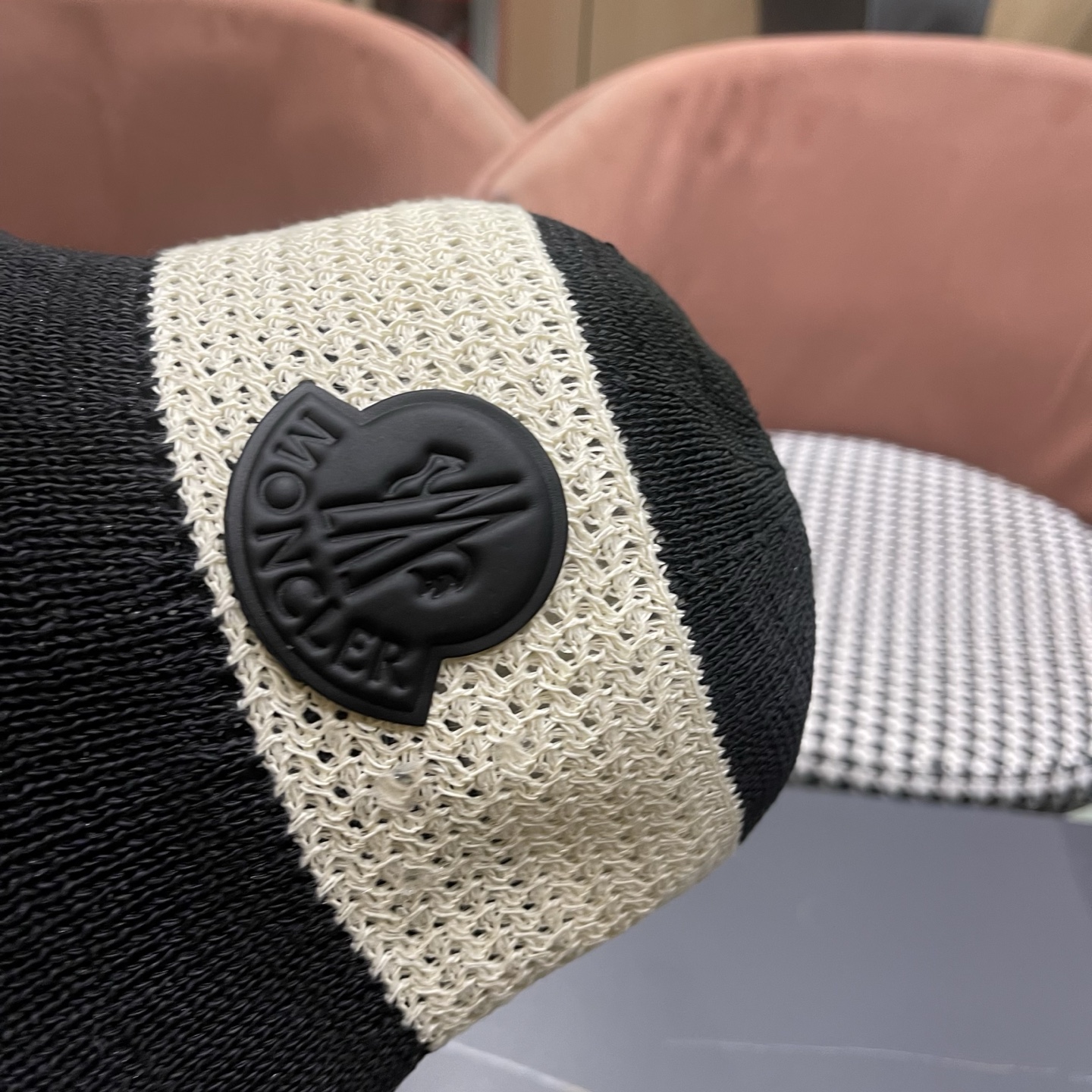 MONCLER（蒙口） 春夏日系复古镂空针织渔夫帽女前长后短 显脸小百搭素颜盆帽遮阳帽