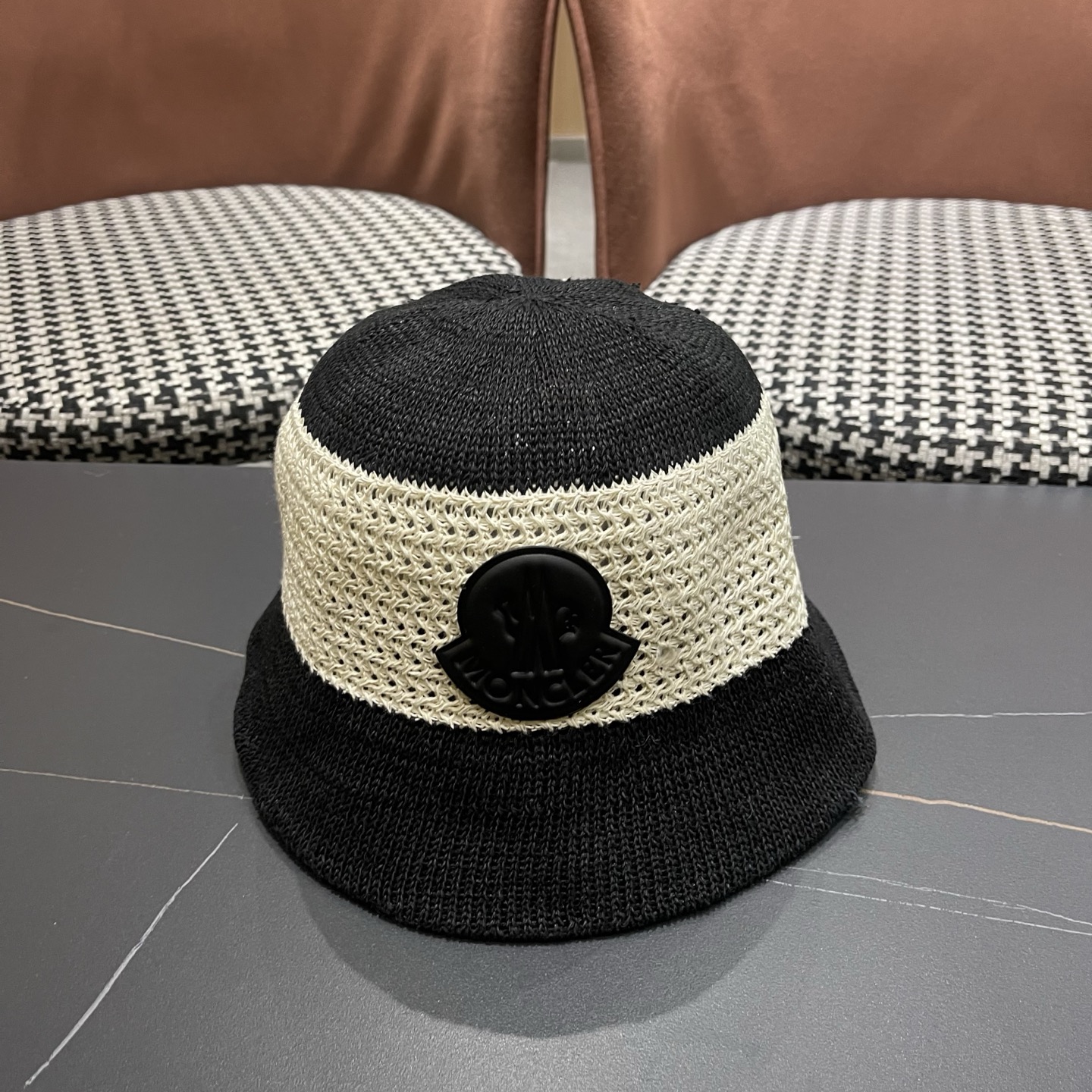 MONCLER（蒙口） 春夏日系复古镂空针织渔夫帽女前长后短 显脸小百搭素颜盆帽遮阳帽