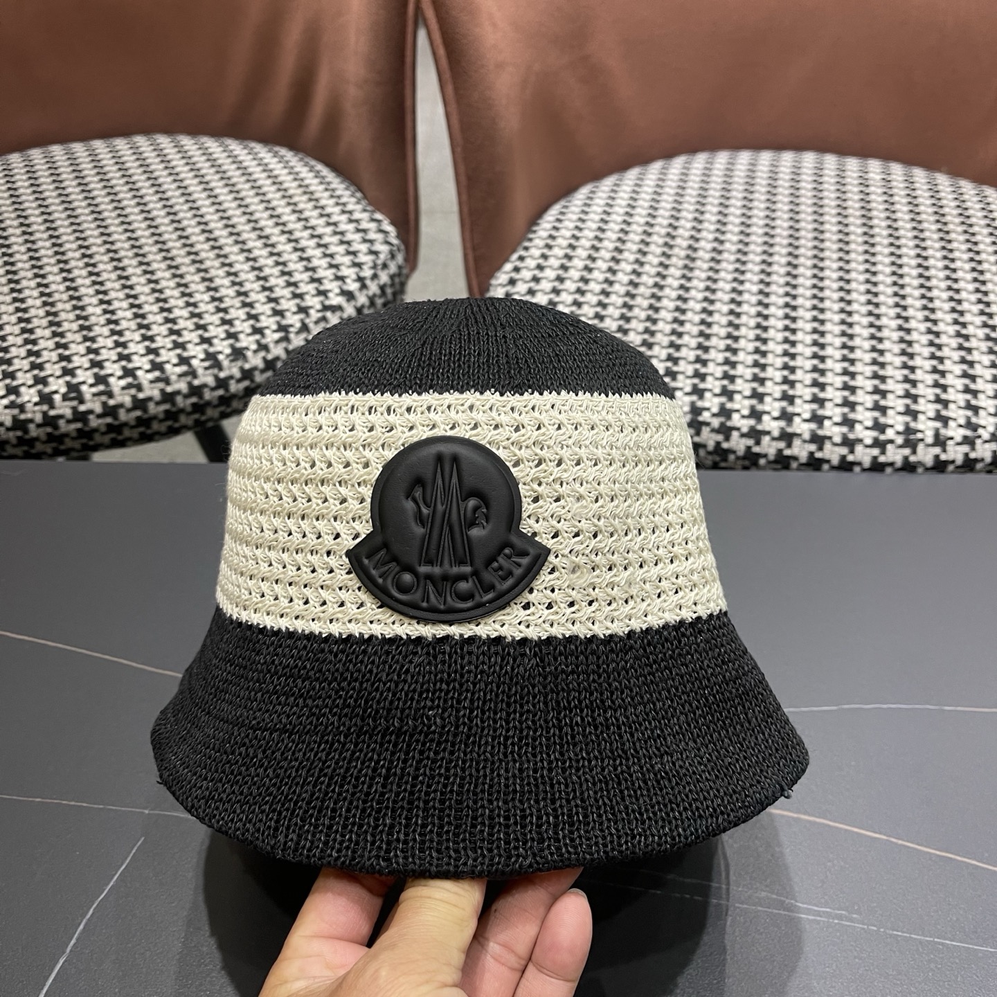 MONCLER（蒙口） 春夏日系复古镂空针织渔夫帽女前长后短 显脸小百搭素颜盆帽遮阳帽