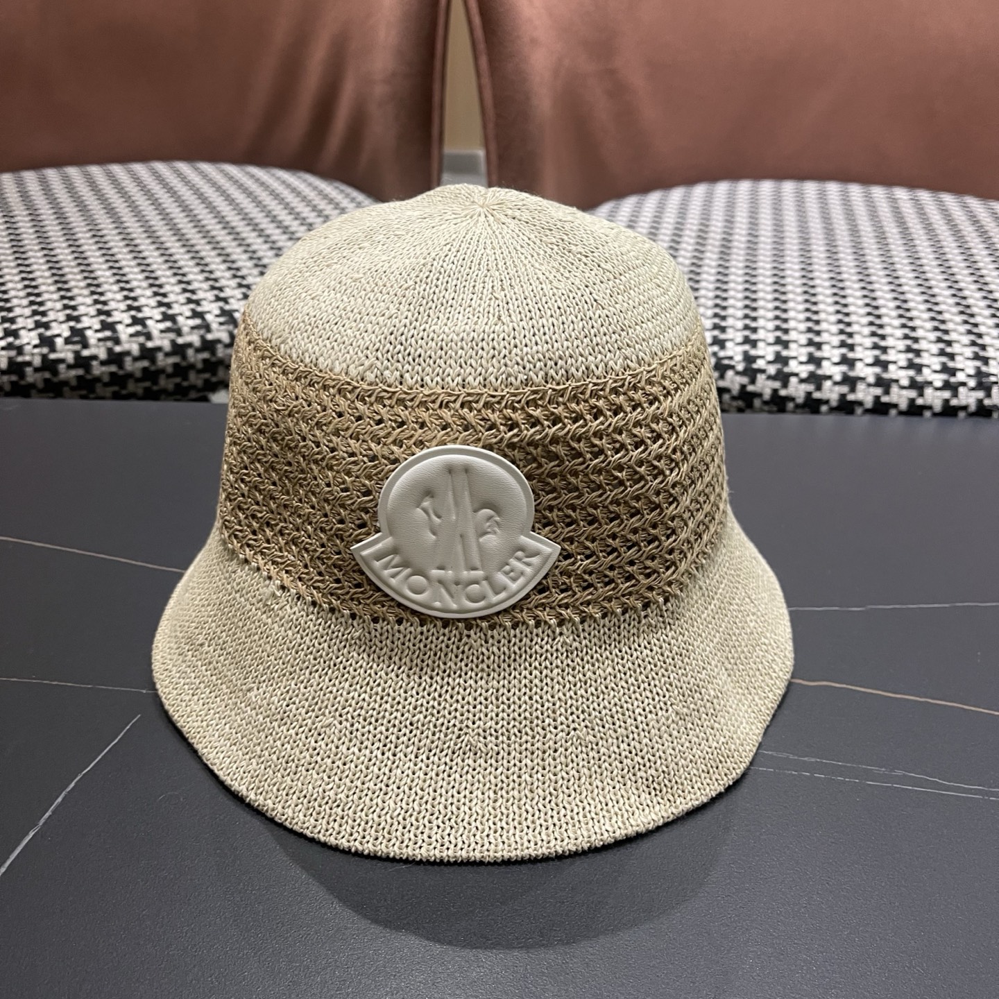 MONCLER（蒙口） 春夏日系复古镂空针织渔夫帽女前长后短 显脸小百搭素颜盆帽遮阳帽