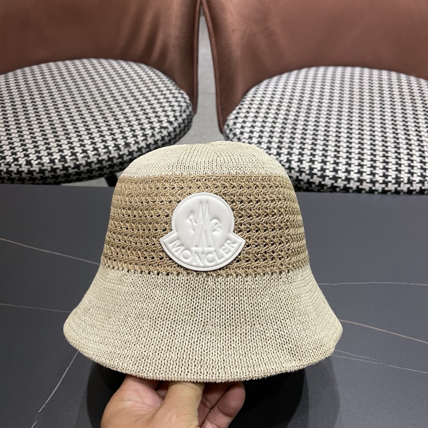 MONCLER（蒙口） 春夏日系复古镂空针织渔夫帽女前长后短 显脸小百搭素颜盆帽遮阳帽