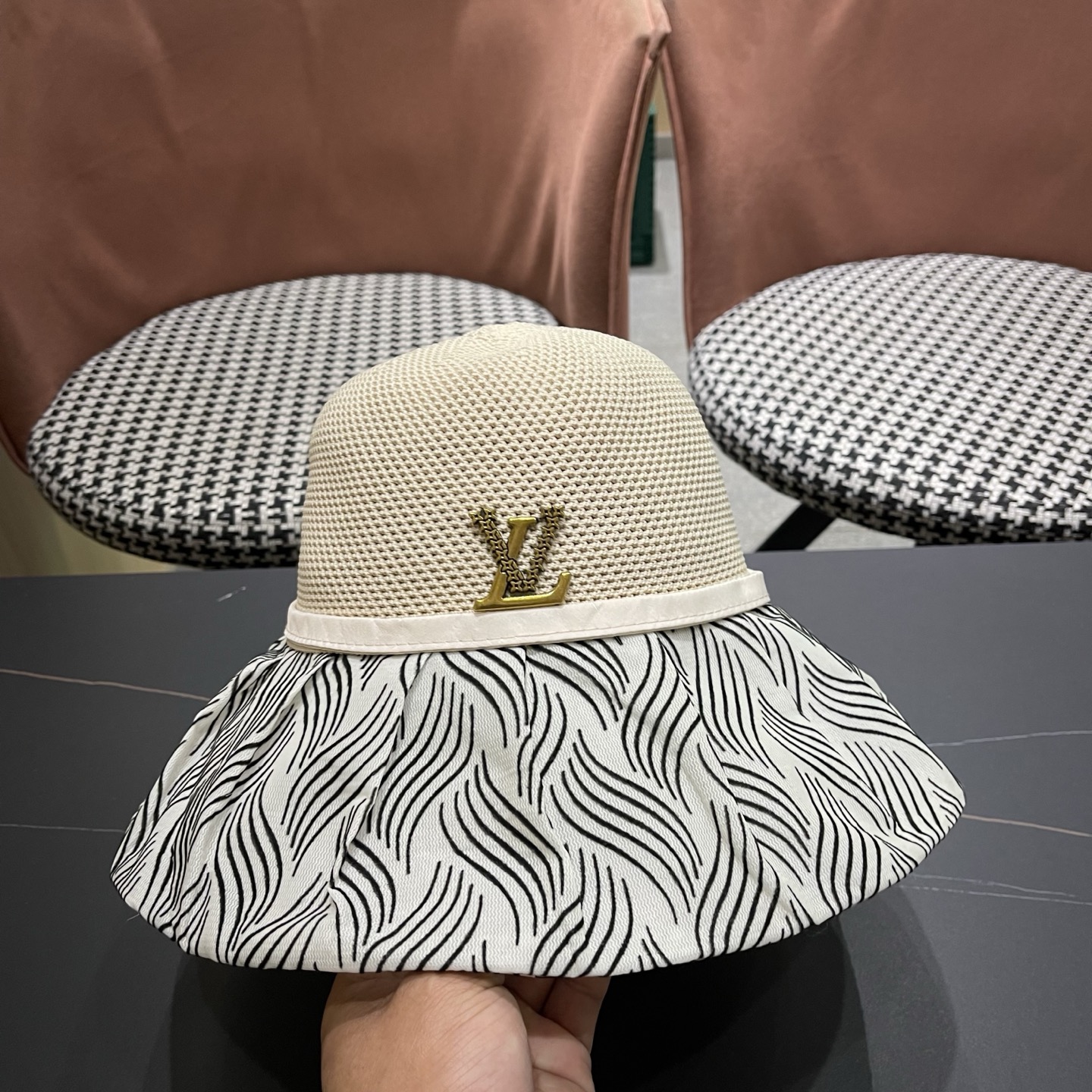 LV 路易威登 新款夏季女防紫外线渔夫帽户外遮脸太阳帽空帽出游沙滩防晒