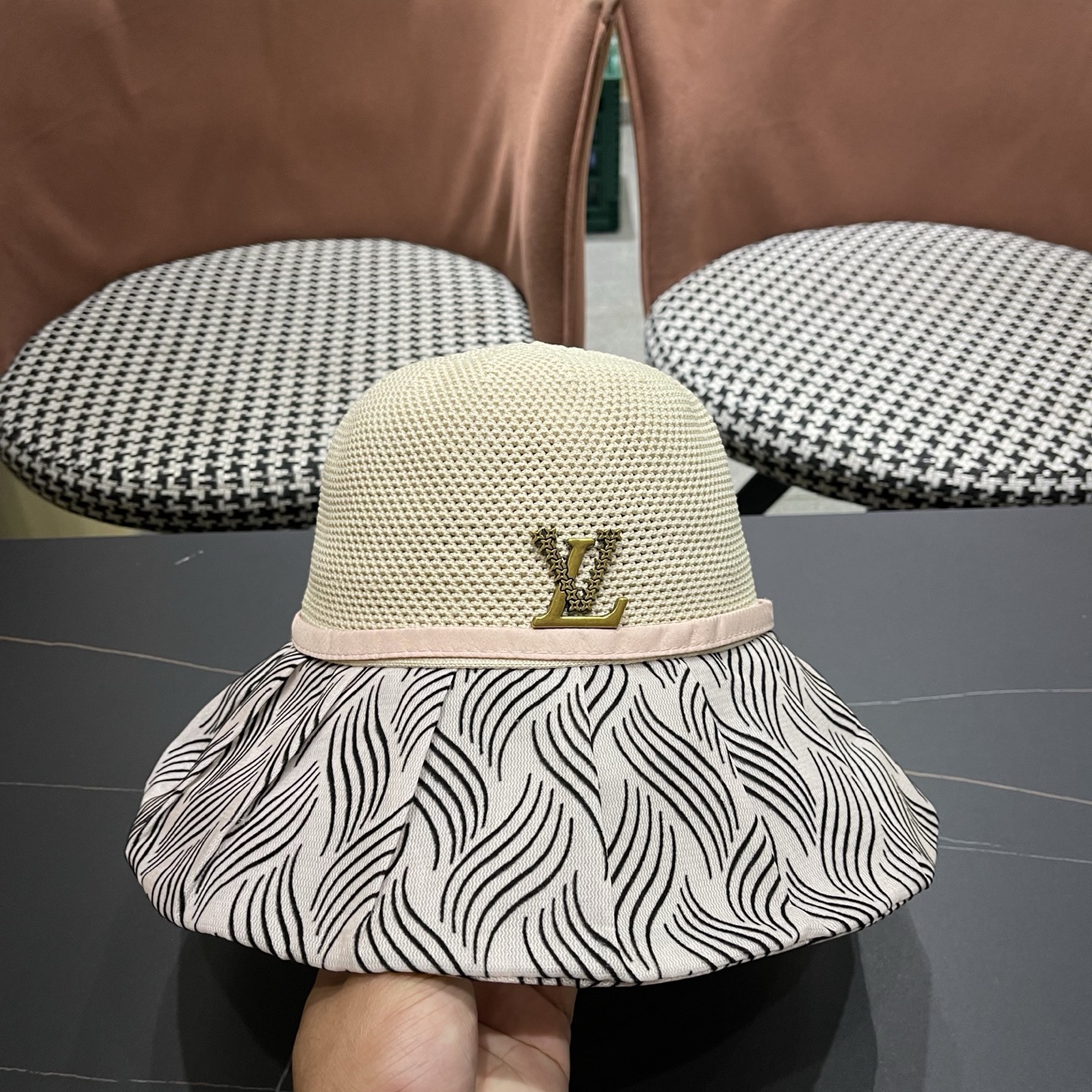 LV 路易威登 新款夏季女防紫外线渔夫帽户外遮脸太阳帽空帽出游沙滩防晒