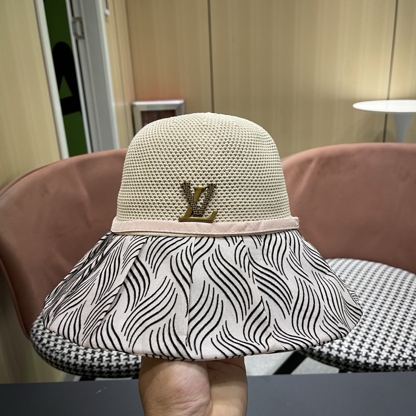 LV 路易威登 新款夏季女防紫外线渔夫帽户外遮脸太阳帽空帽出游沙滩防晒