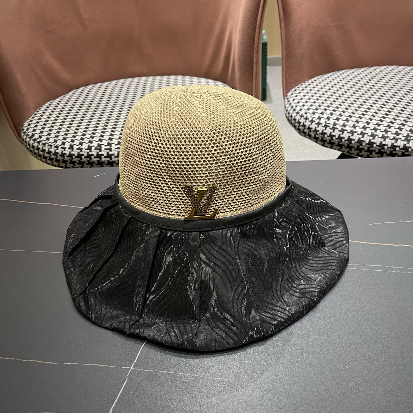 LV 路易威登 新款夏季女防紫外线渔夫帽户外遮脸太阳帽空帽出游沙滩防晒