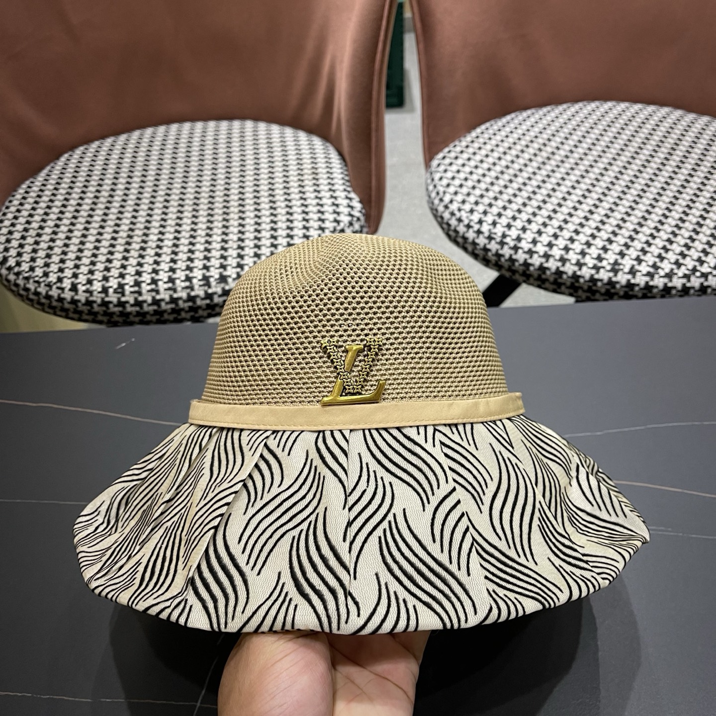 LV 路易威登 新款夏季女防紫外线渔夫帽户外遮脸太阳帽空帽出游沙滩防晒