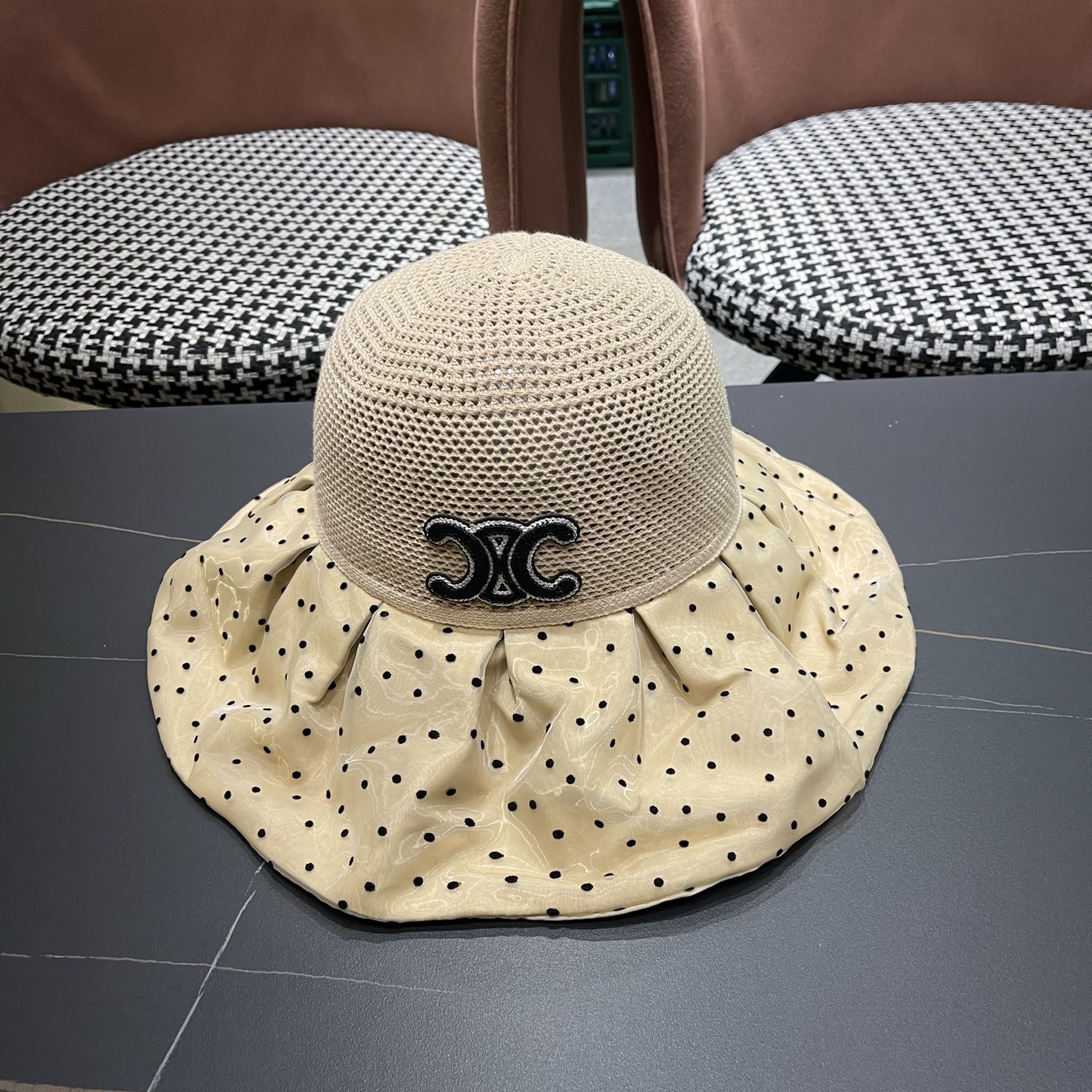 赛琳CELINE 春夏新款时尚波点大沿遮阳女渔夫帽度假遮脸防晒帽户外休闲太阳帽 