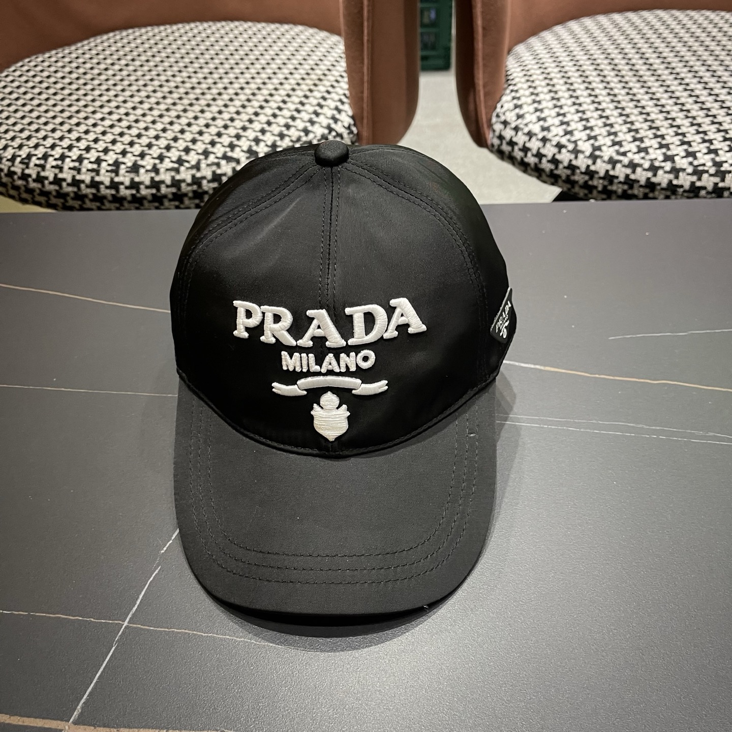 NO:764963,[Prada] New embroidered big-name baseball caps for early spring, classic unisex hats, straw hats, fisherman hats, baseball caps, hats, prada, prada, espadrilles, hats19860909【Prada普拉达】早春新款刺绣大牌款棒球帽,经典款男女通用 帽子草帽渔夫帽棒球帽,帽子,prada,prada,espadrilles,hats,hat