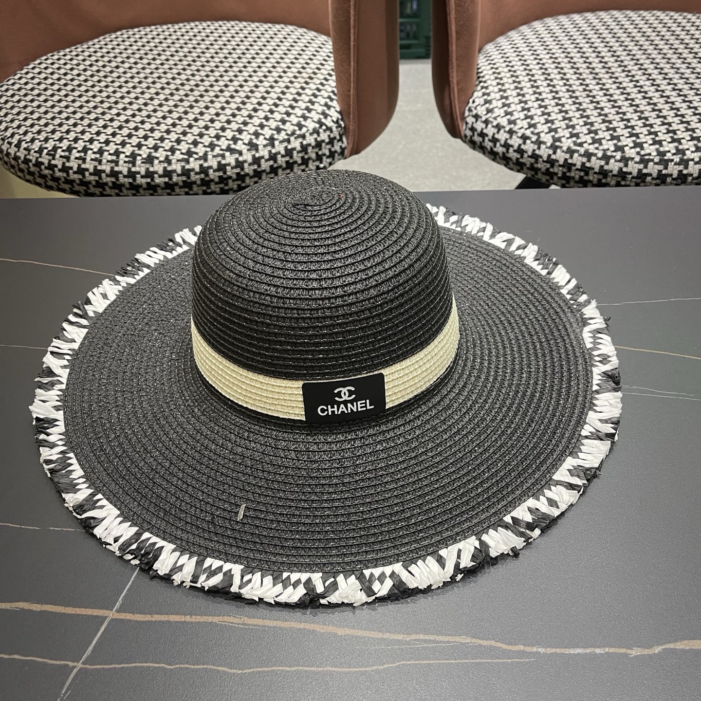 NO:764992,CHANEL Chanel hat women's summer Hepburn style dome fur edge tassel sunshade straw hat seaside vacation beach hat sun protection hat hat straw hat fisherman hat baseball cap, hat, chanel, chanel, espadrilles, hats19860909CHANEL香奈儿 帽子女夏季赫本风圆顶毛边流苏遮阳草帽海边度假沙滩帽防晒帽帽子草帽渔夫帽棒球帽,帽子,chanel,chanel,espadrilles,hats,hat