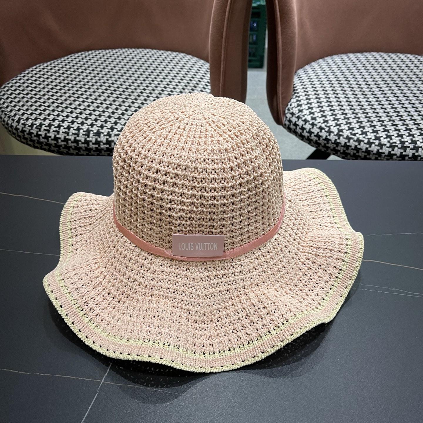 NO:764882,LV Louis Vuitton Ruffle Hat Women's Two-tone Knitted Summer Sun Shade and Sun Protection Travel Spring and Autumn Anti-UV Foldable Summer Hat Straw Hat Fisherman Hat Baseball Cap, Hat, louis vuitton, louis vuitton, espadrilles, hats19860909LV 路易威登 荷叶边帽子女士双色针织夏季遮阳防晒旅游春秋防紫外线可折叠凉帽帽子草帽渔夫帽棒球帽,帽子,louis vuitton,louis vuitton,espadrilles,hats,hat