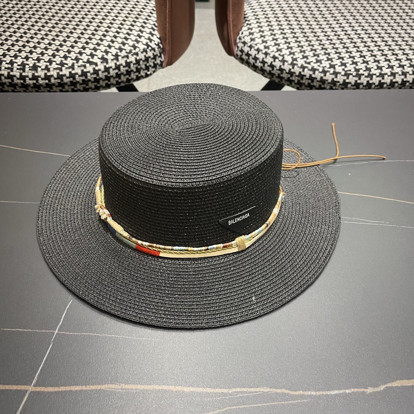 Balenciaga（巴黎世家）早春新款平顶韩版休闲时尚，质地硬朗，手感非常好，名媛必备！遮阳帽草帽