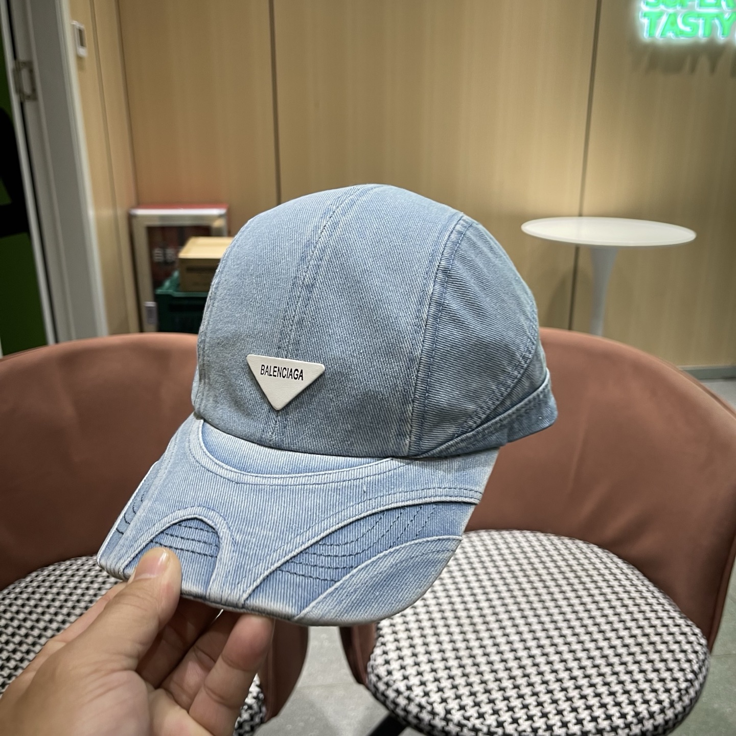 Balenciaga 巴黎世家新款洗水做旧牛仔棒球帽  🧢简约时尚超级无敌好看的帽子！