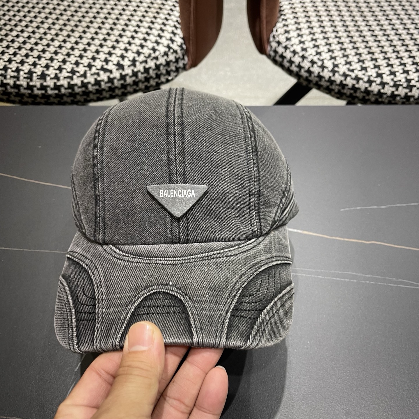 Balenciaga 巴黎世家新款洗水做旧牛仔棒球帽  🧢简约时尚超级无敌好看的帽子！
