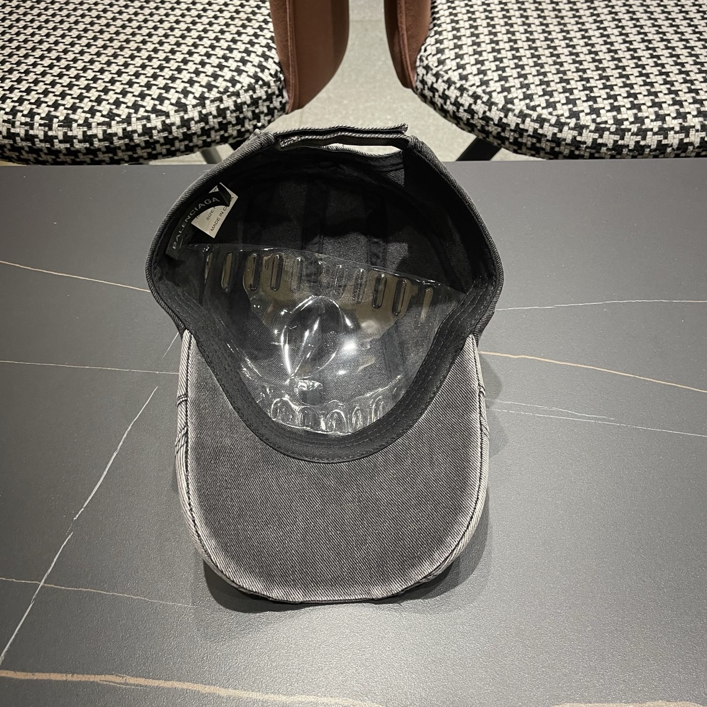 Balenciaga 巴黎世家新款洗水做旧牛仔棒球帽  🧢简约时尚超级无敌好看的帽子！