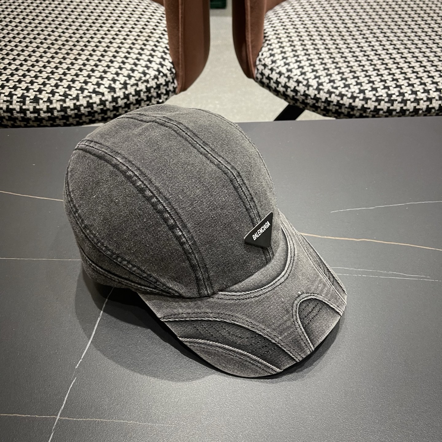 Balenciaga 巴黎世家新款洗水做旧牛仔棒球帽  🧢简约时尚超级无敌好看的帽子！