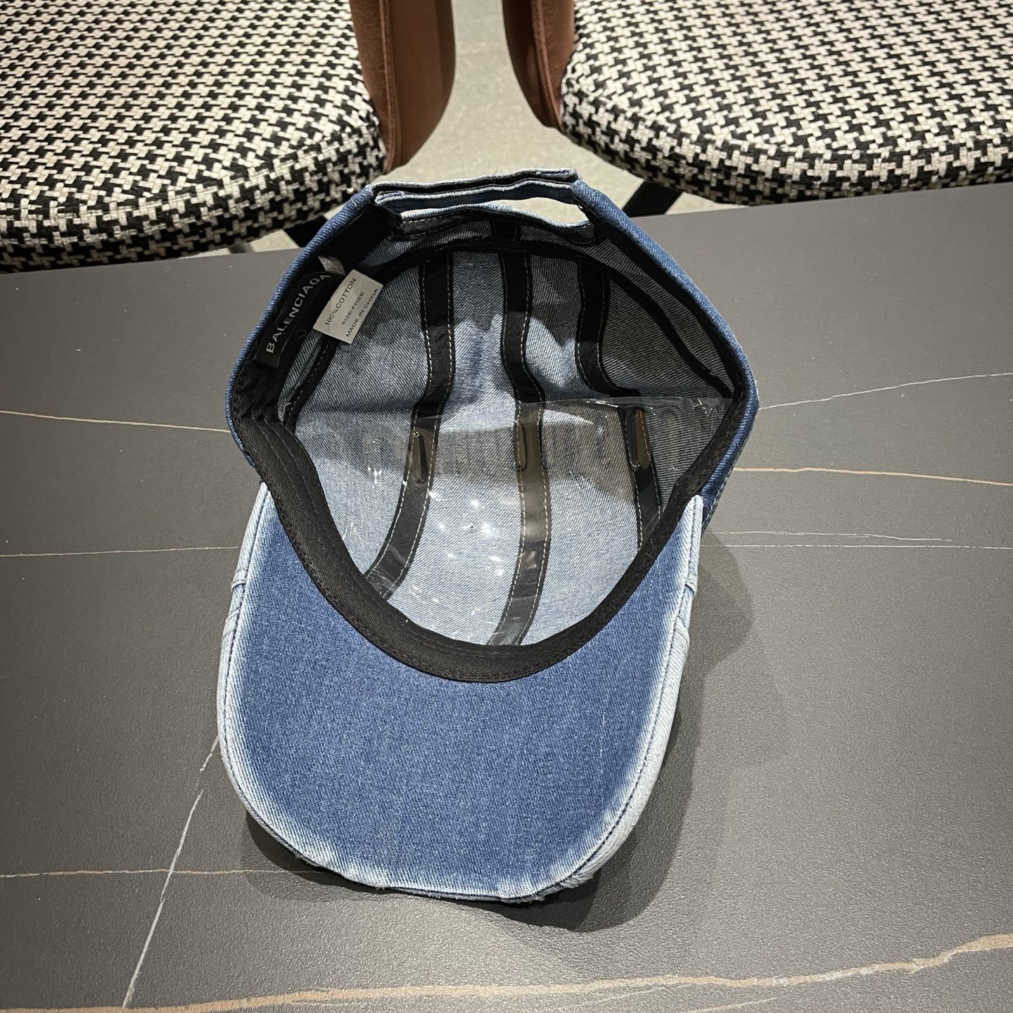 Balenciaga 巴黎世家新款洗水做旧牛仔棒球帽  🧢简约时尚超级无敌好看的帽子！