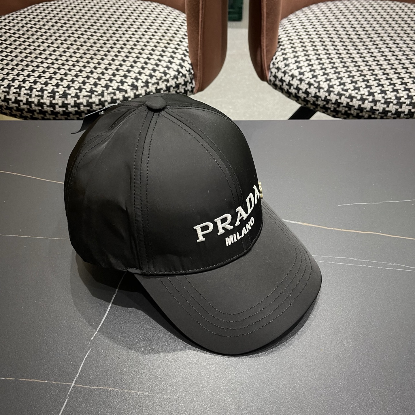 普拉达PRADA原单新款棒球帽 简约大气👈🏻👍休闲时尚👩潮流又有范👍百搭款！