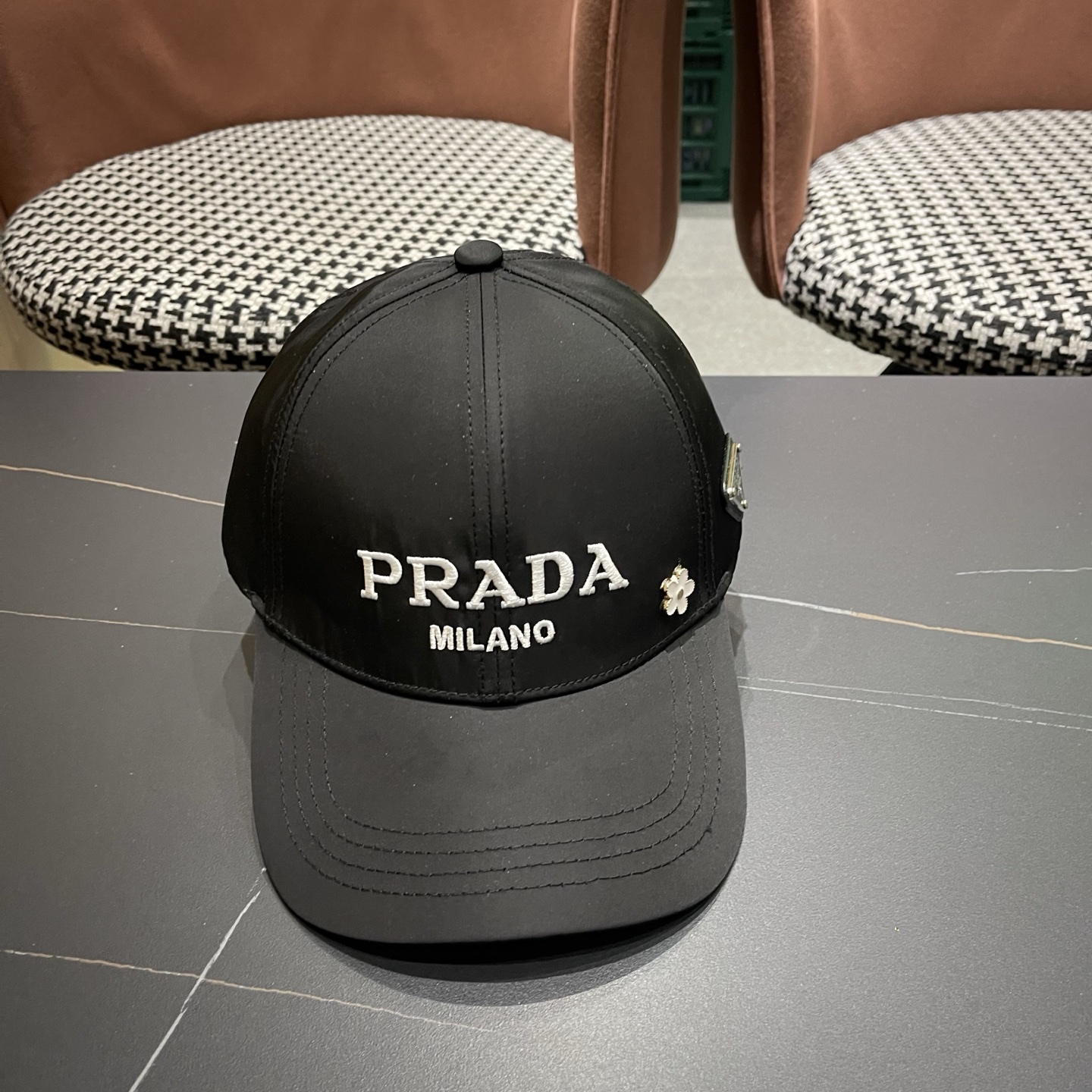 普拉达PRADA原单新款棒球帽 简约大气👈🏻👍休闲时尚👩潮流又有范👍百搭款！