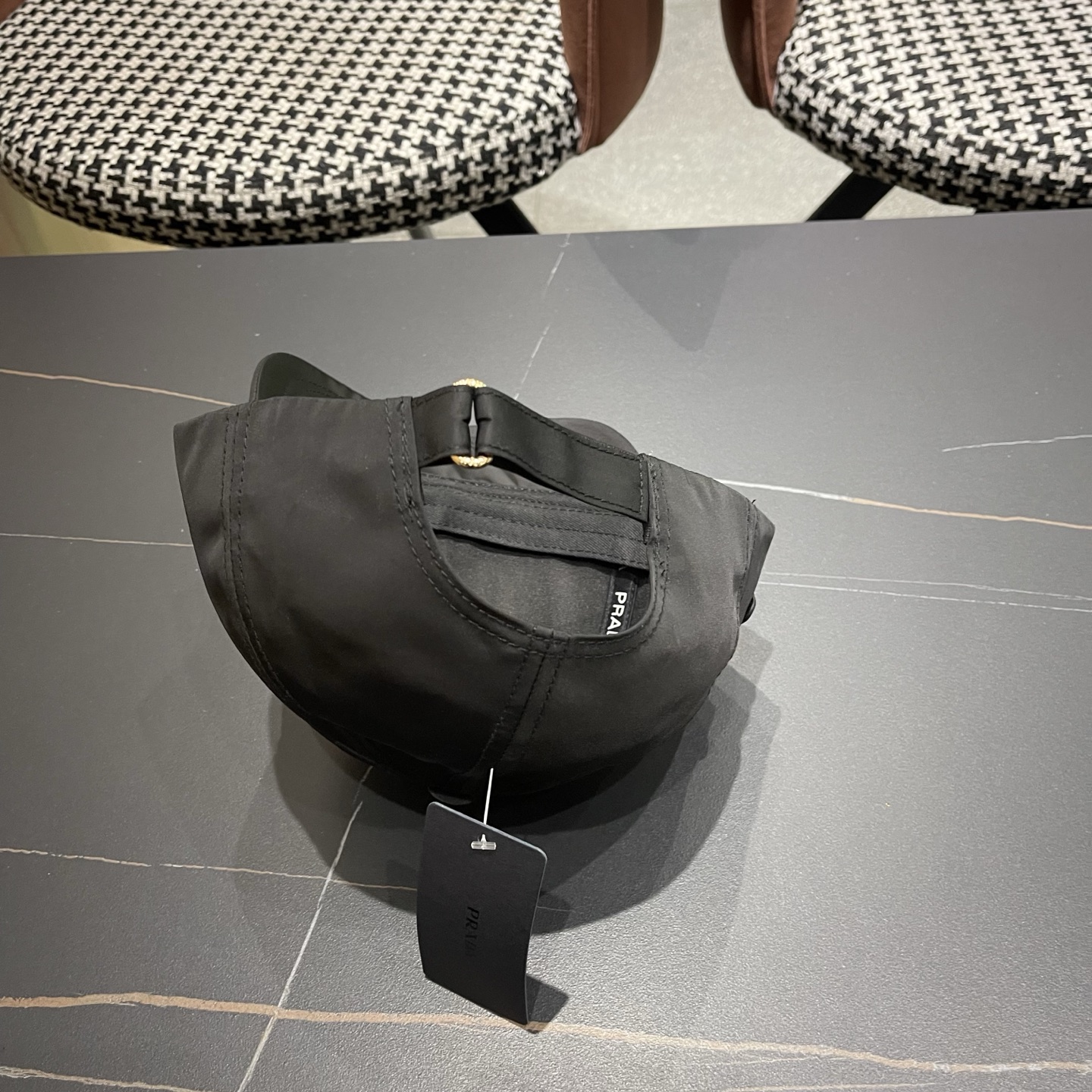 普拉达PRADA原单新款棒球帽 简约大气👈🏻👍休闲时尚👩潮流又有范👍百搭款！